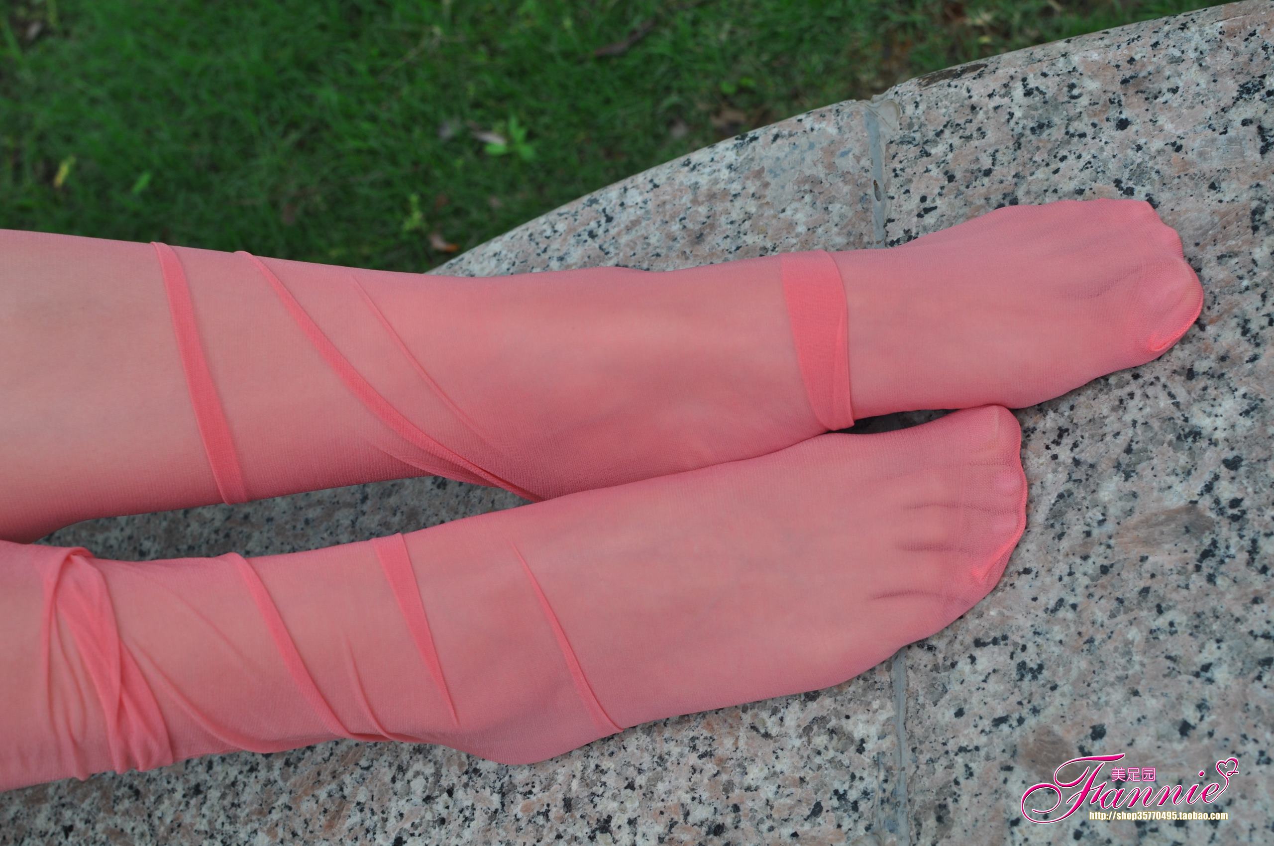 Fannie芬妮每足园 No.426 丝魅 彩丝 粉色[50P/187MB]