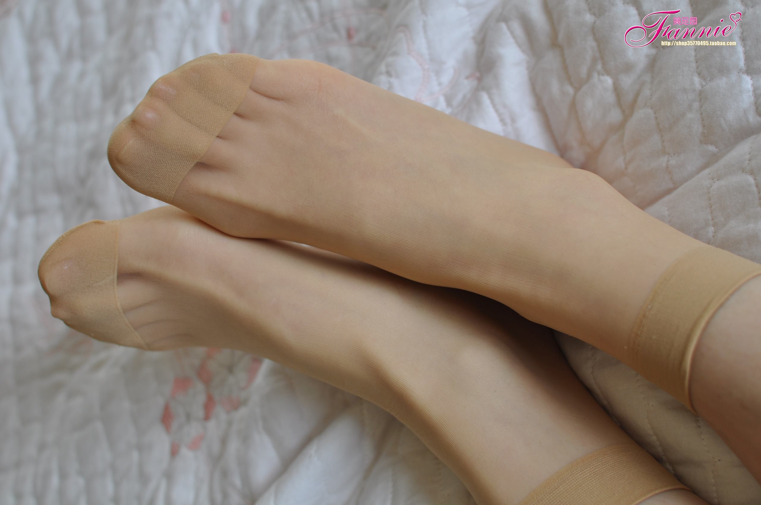 Fannie芬妮每足园 No.403 肉丝特写4[54P/131MB]