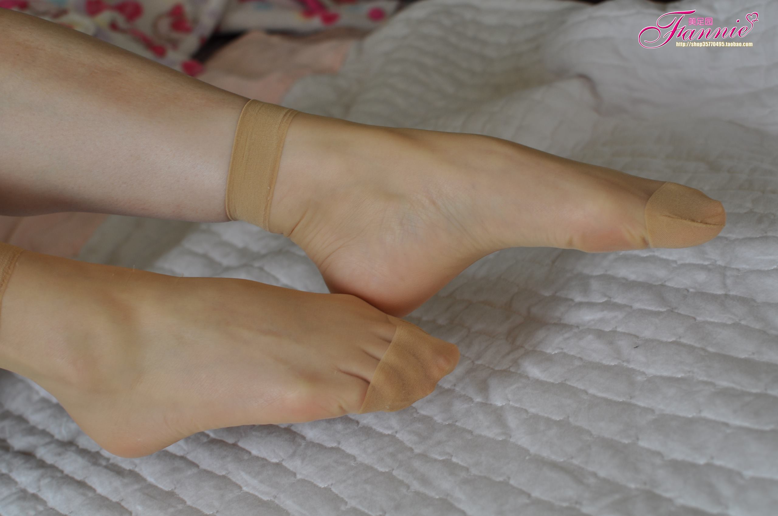 Fannie芬妮每足园 No.403 肉丝特写4[54P/131MB]
