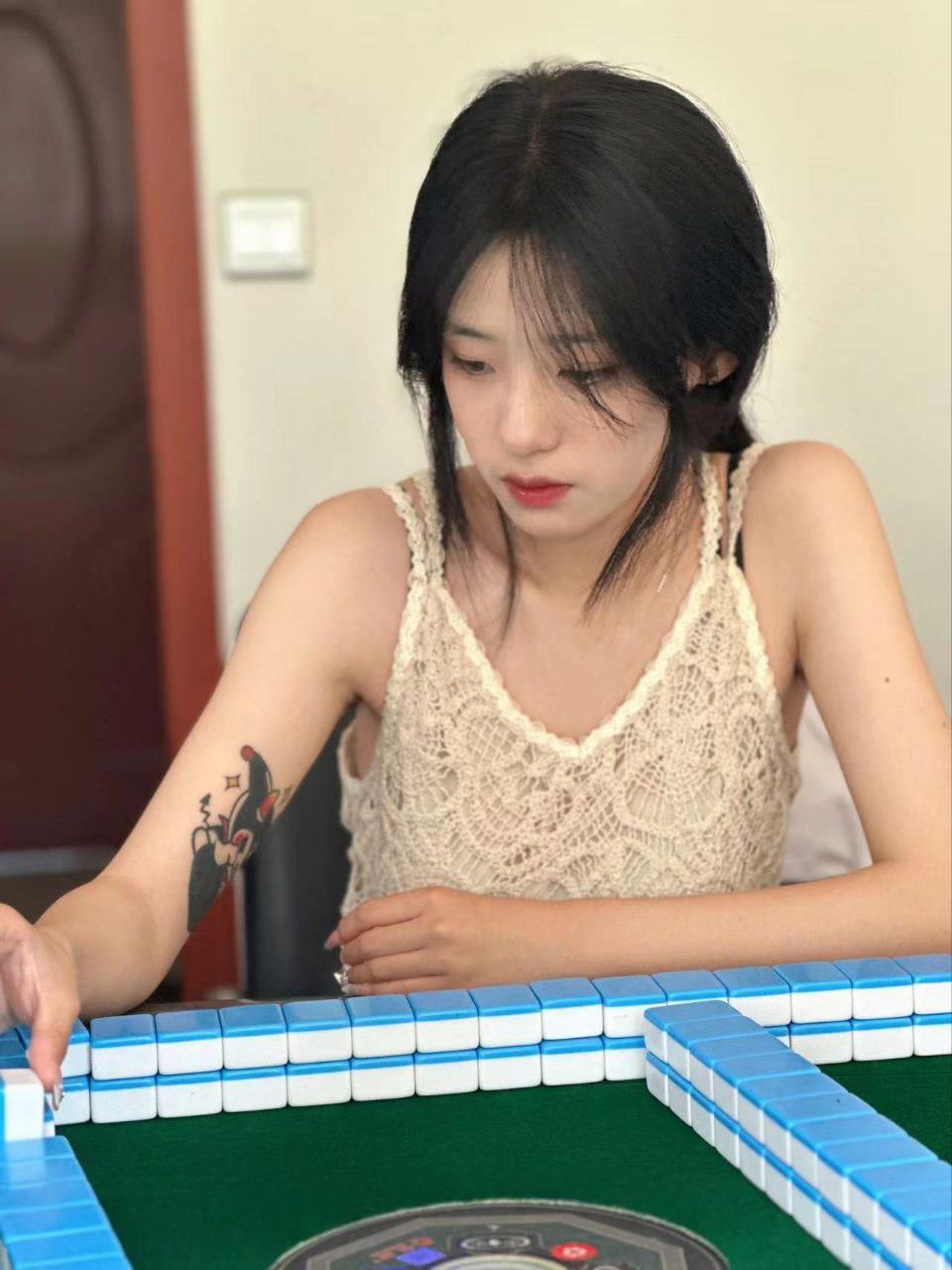 脚模面试脸足同框套路系列-002-03号-170 48 37大二纹身妹[12P/7V/42MB]