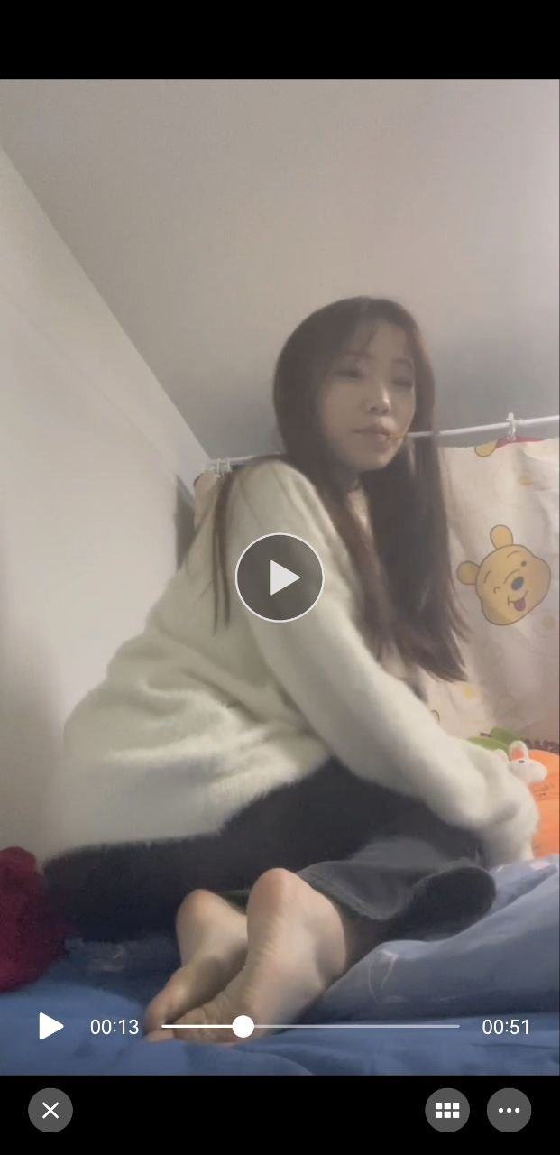 脚模面试脸足同框套路系列-006-08号-重磅女大学生 俯视秀足 挑鞋 展示[6P/10V/111MB]