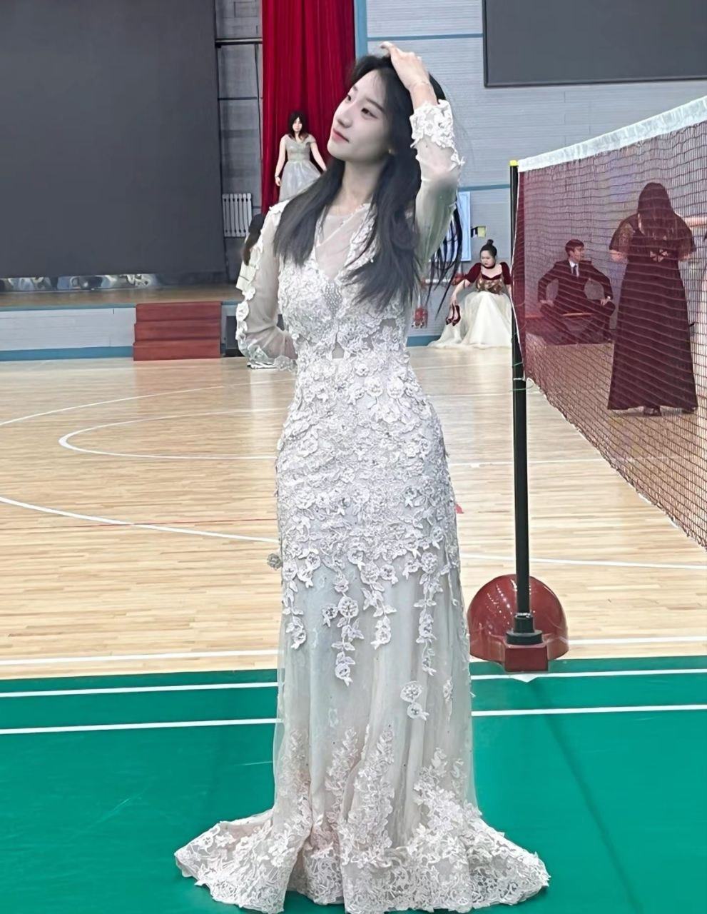 脚模面试脸足同框套路系列-007-09号-165 103 37.5小主播 忽悠闺蜜一起拍脚[16P/5V/57MB]