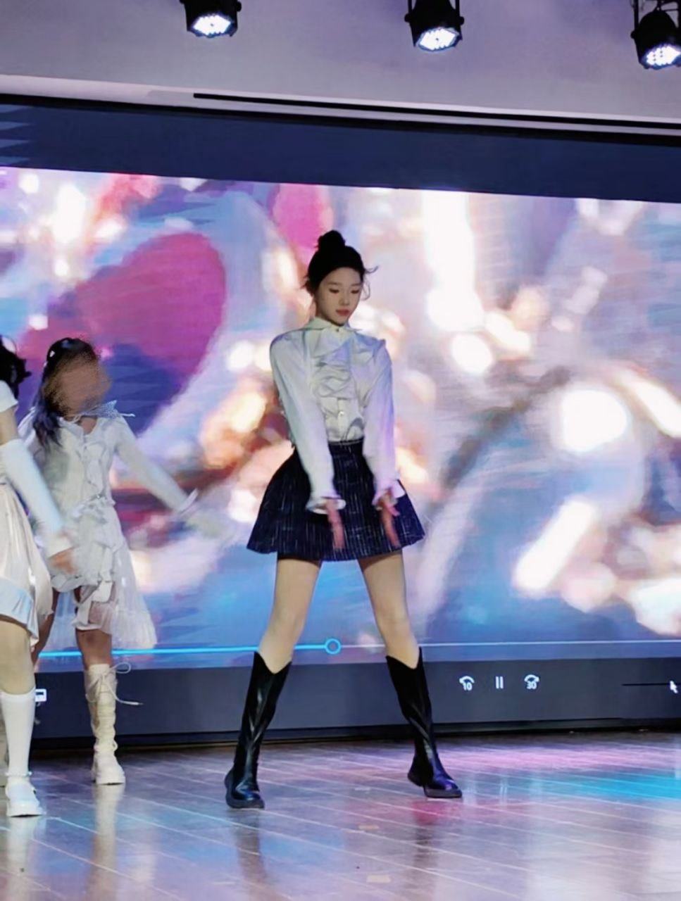 脚模面试脸足同框套路系列-016-18号-175 102 39高颜值 舞蹈校花撅屁股[43P/3V/68MB]