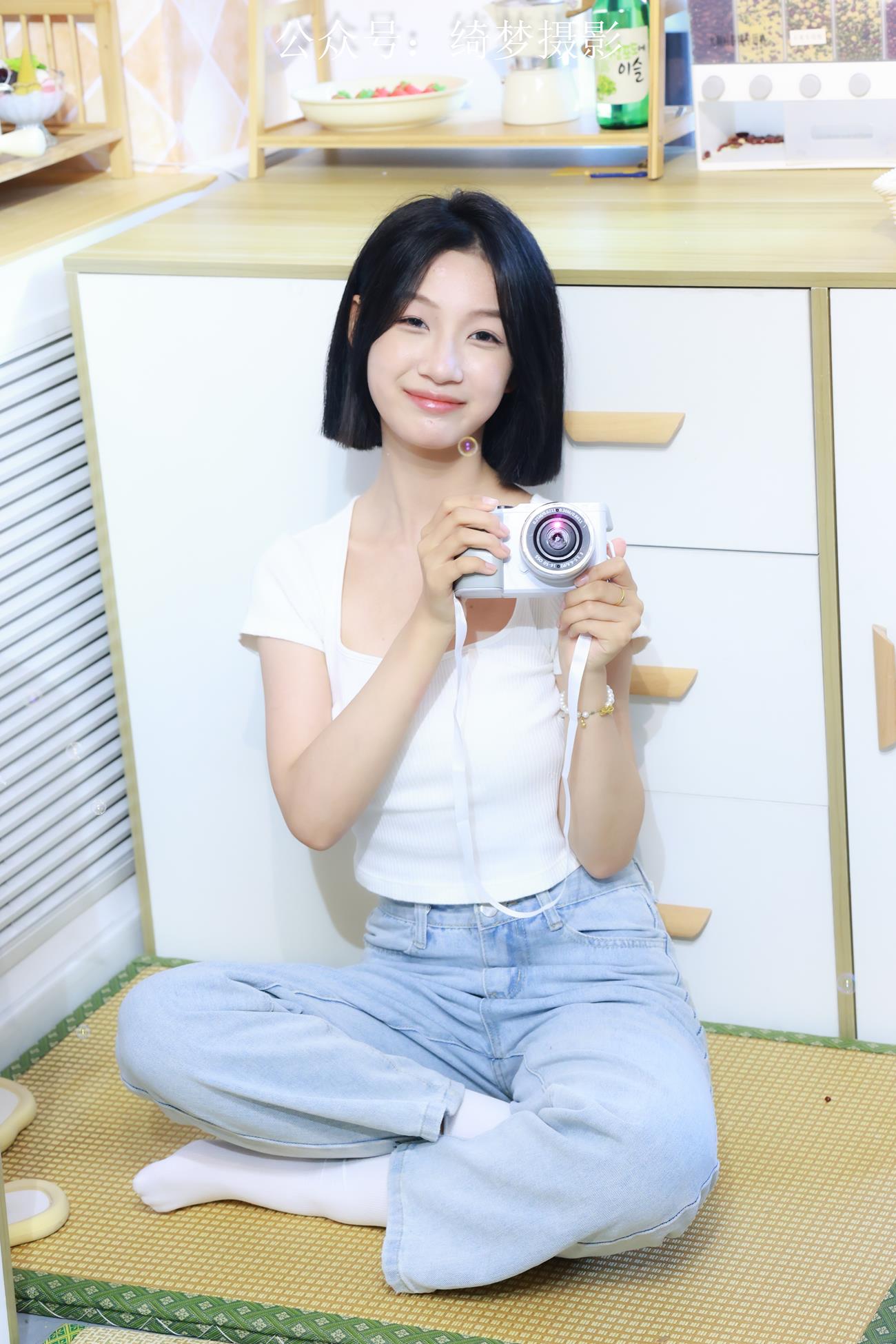 绮梦摄影 第019期 Light（花絮视频版）[330P/1V/10.97GB]