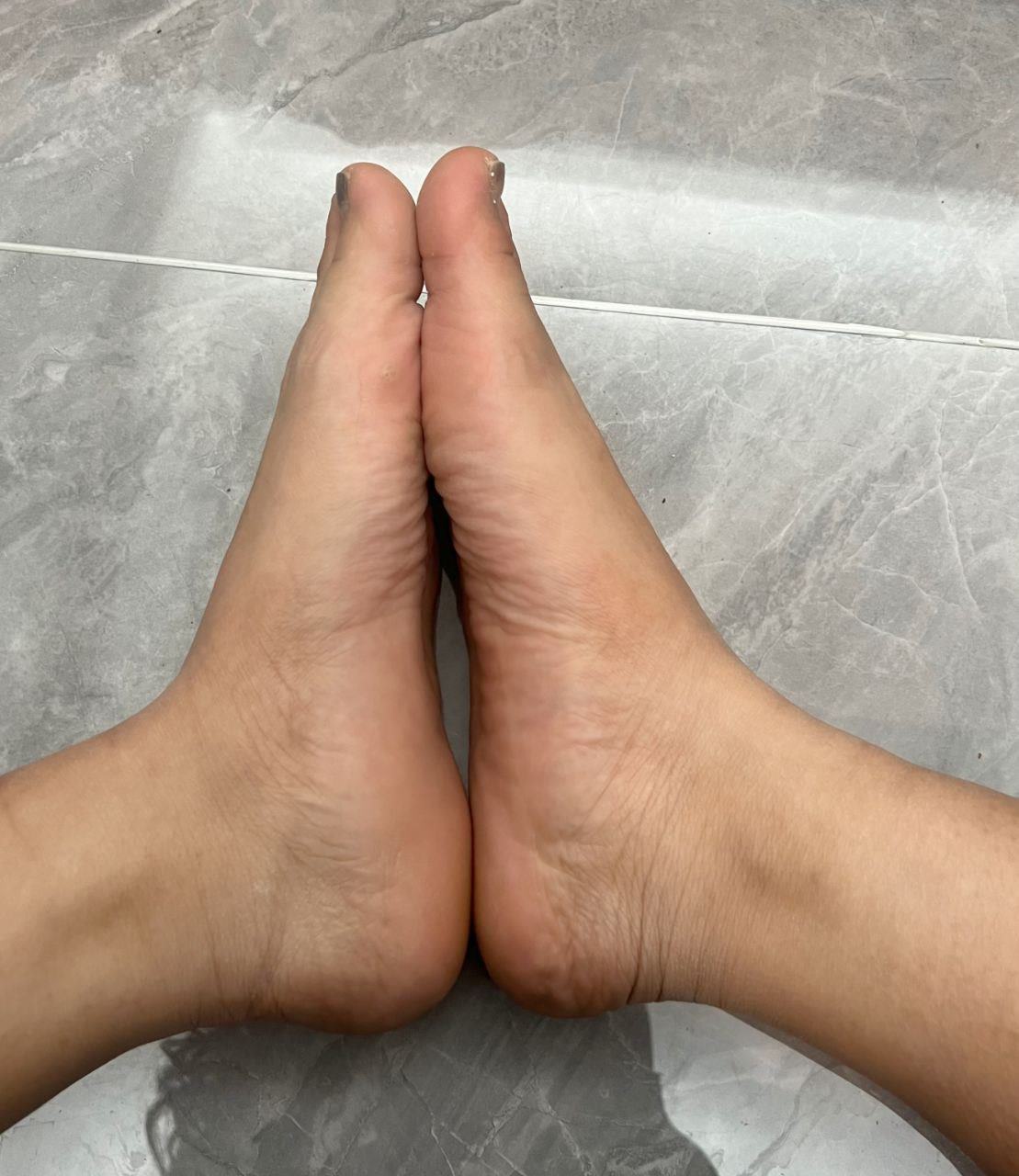 脚模面试脸足同框套路系列-066-爱笑呆萌小美女[7P/2V/12MB]