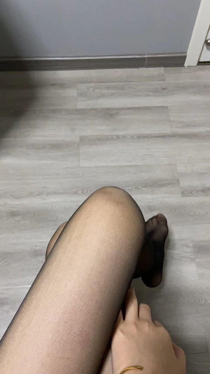 脚模面试脸足同框套路系列-084-黑丝踩屏秀脚 主播[4P/14V/132MB]