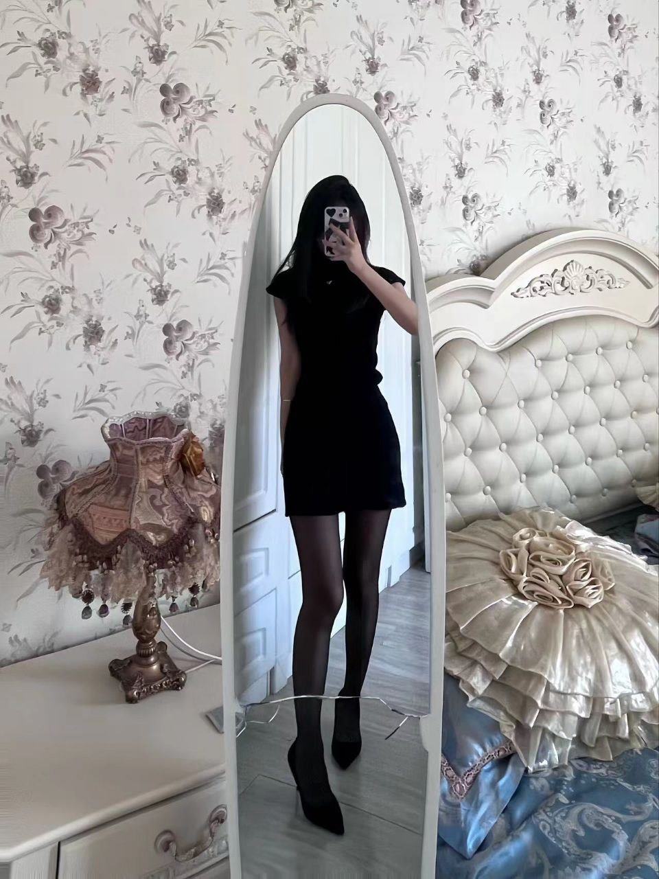 脚模面试脸足同框套路系列-076-翻白眼秀脚 挑鞋[3V/72MB]