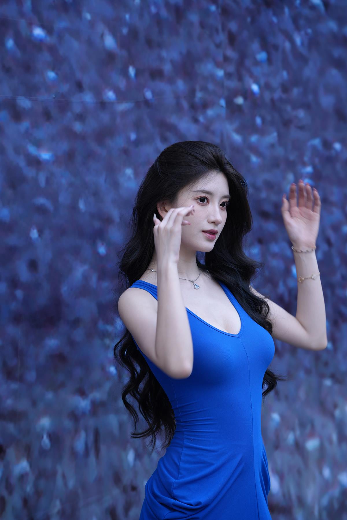 精选街拍作品 NO.5722 柔美蓝色裙装[32P/41MB]