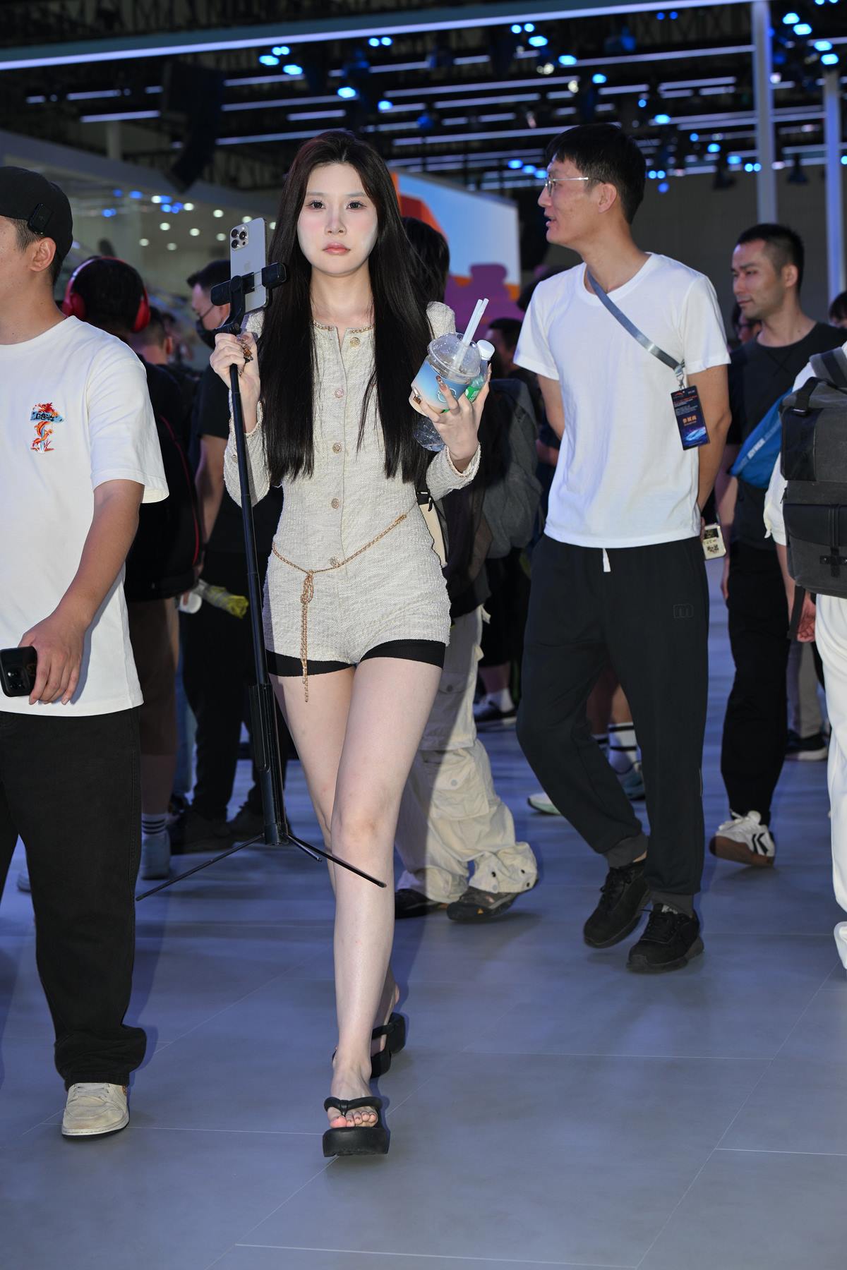 精选街拍作品 NO.5724 直播小姐姐1[93P/279MB]