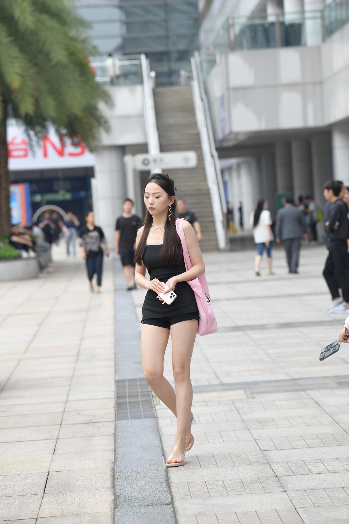 精选街拍作品 NO.5733 黑色魅力短裤[82P/177MB]