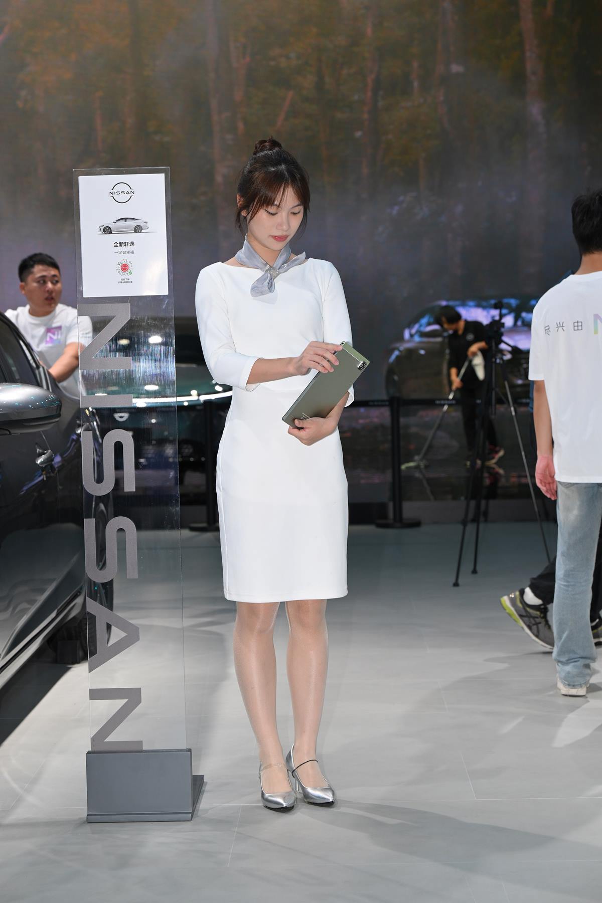 精选街拍作品 NO.5683 白色制服裙[70P/124MB]