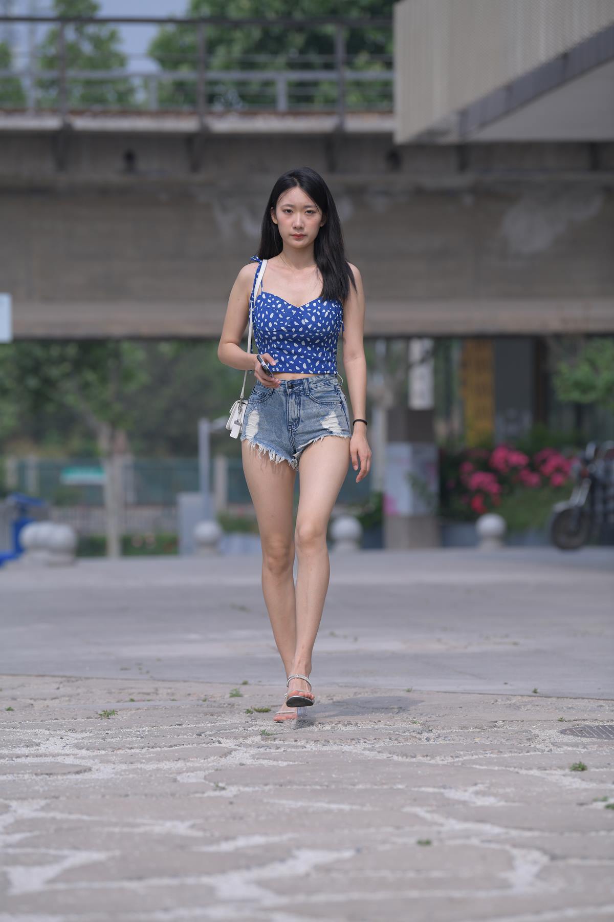 精选街拍作品 NO.5688 牛仔热裤美女[504P/1.00GB]