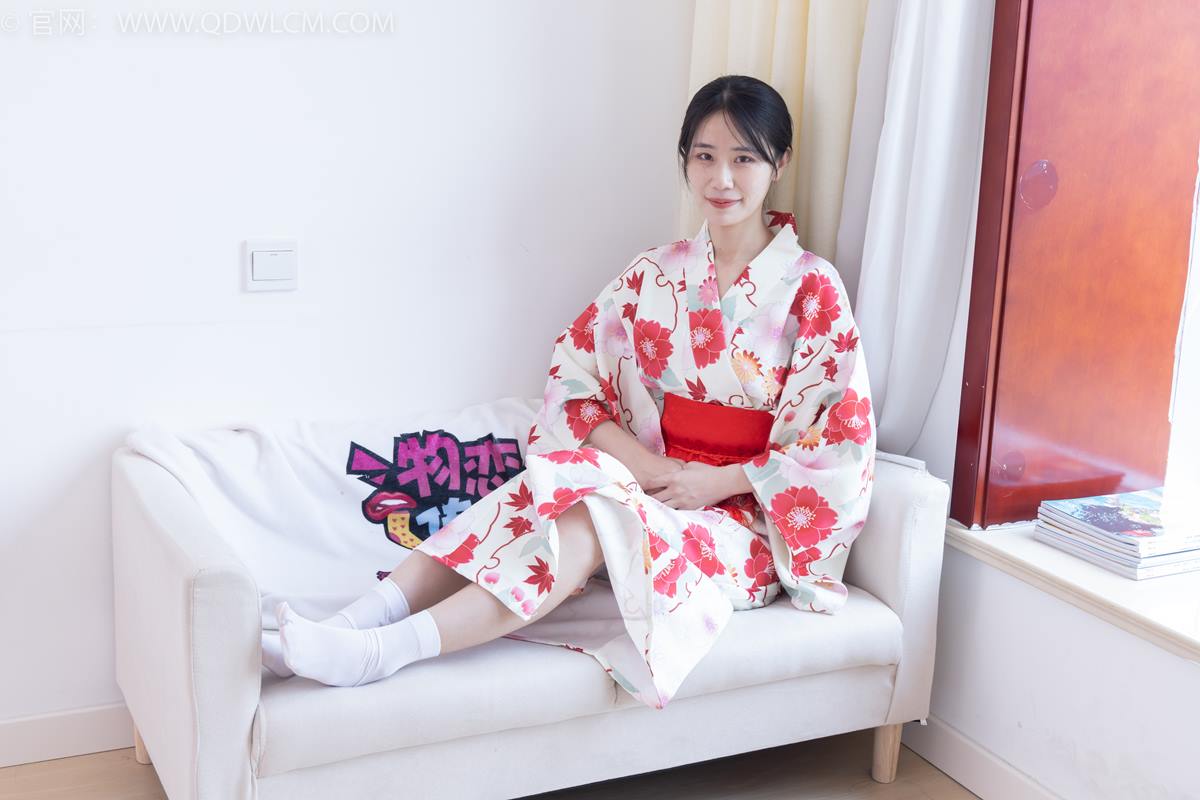 物恋传媒 NO.2385 菜菜-木屐、短白丝、裸足、和服浴衣、裸足[240P/1V/4.66GB]