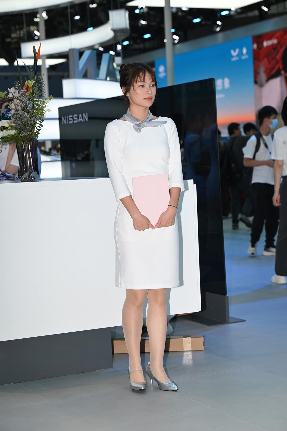 精选街拍作品 NO.5746 气质白色制服[107P/222MB]