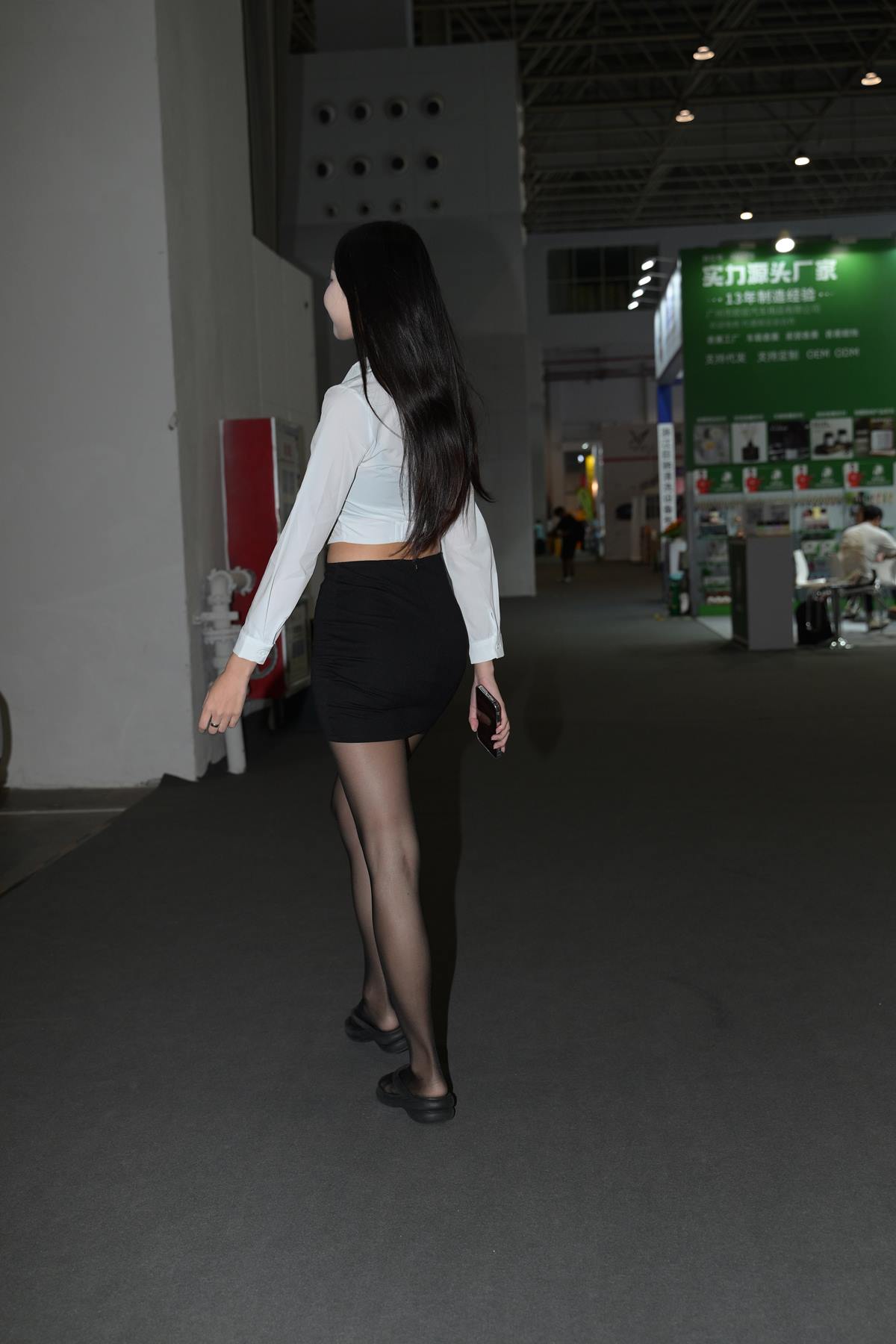 精选街拍作品 NO.5720 黑白搭配OL[49P/107MB]