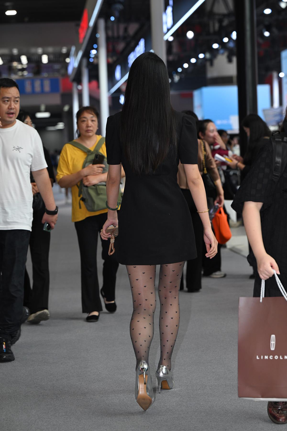 精选街拍作品 NO.5706 黑色西装裙[67P/165MB]