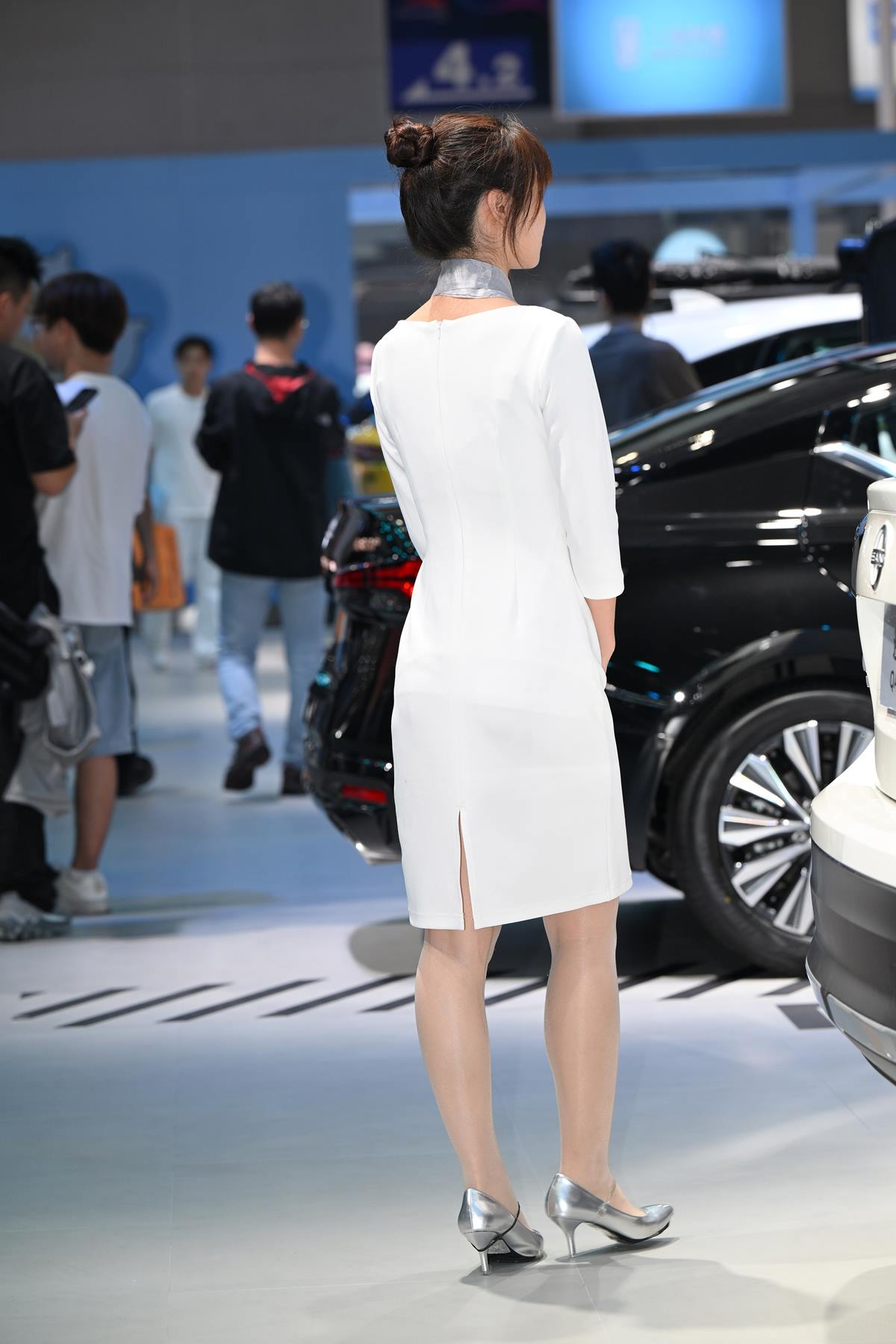 精选街拍作品 NO.5683 白色制服裙[70P/124MB]