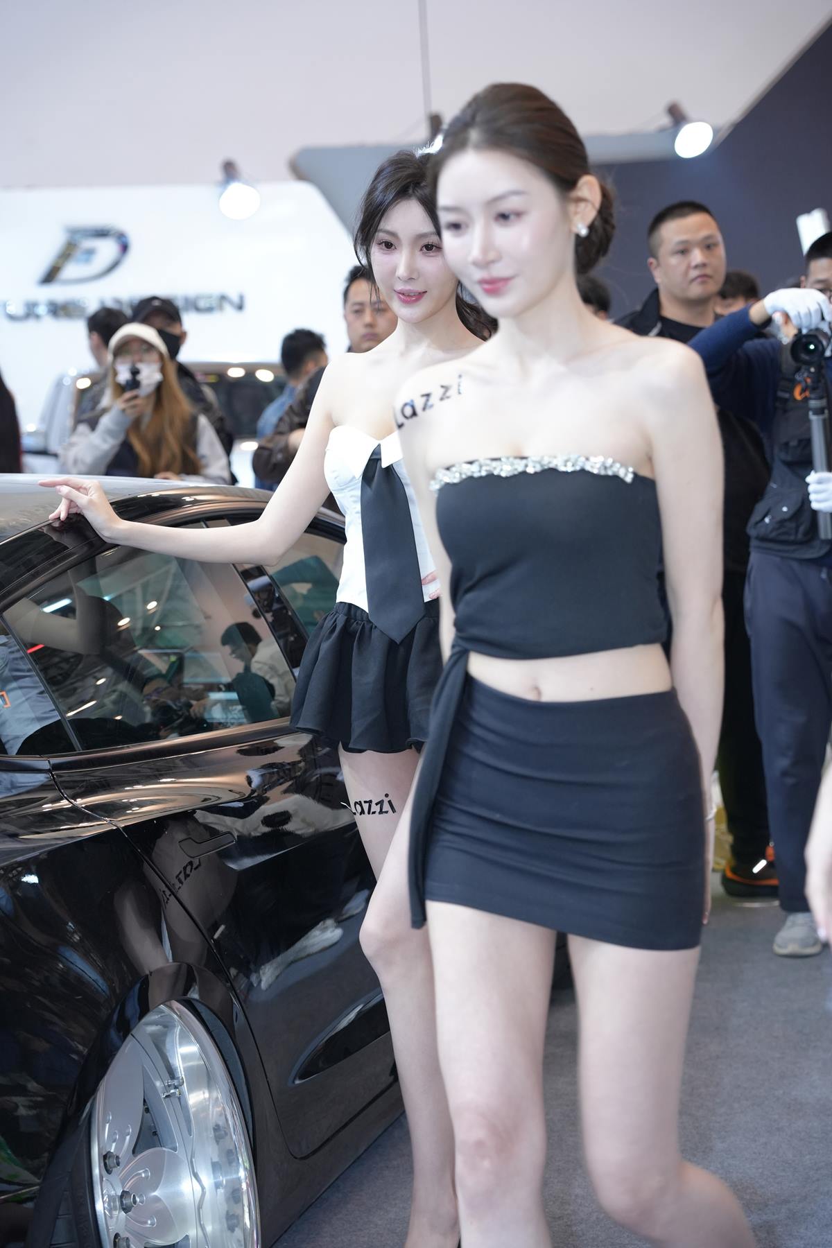 精选街拍作品 NO.5717 黑白双姝[82P/113MB]