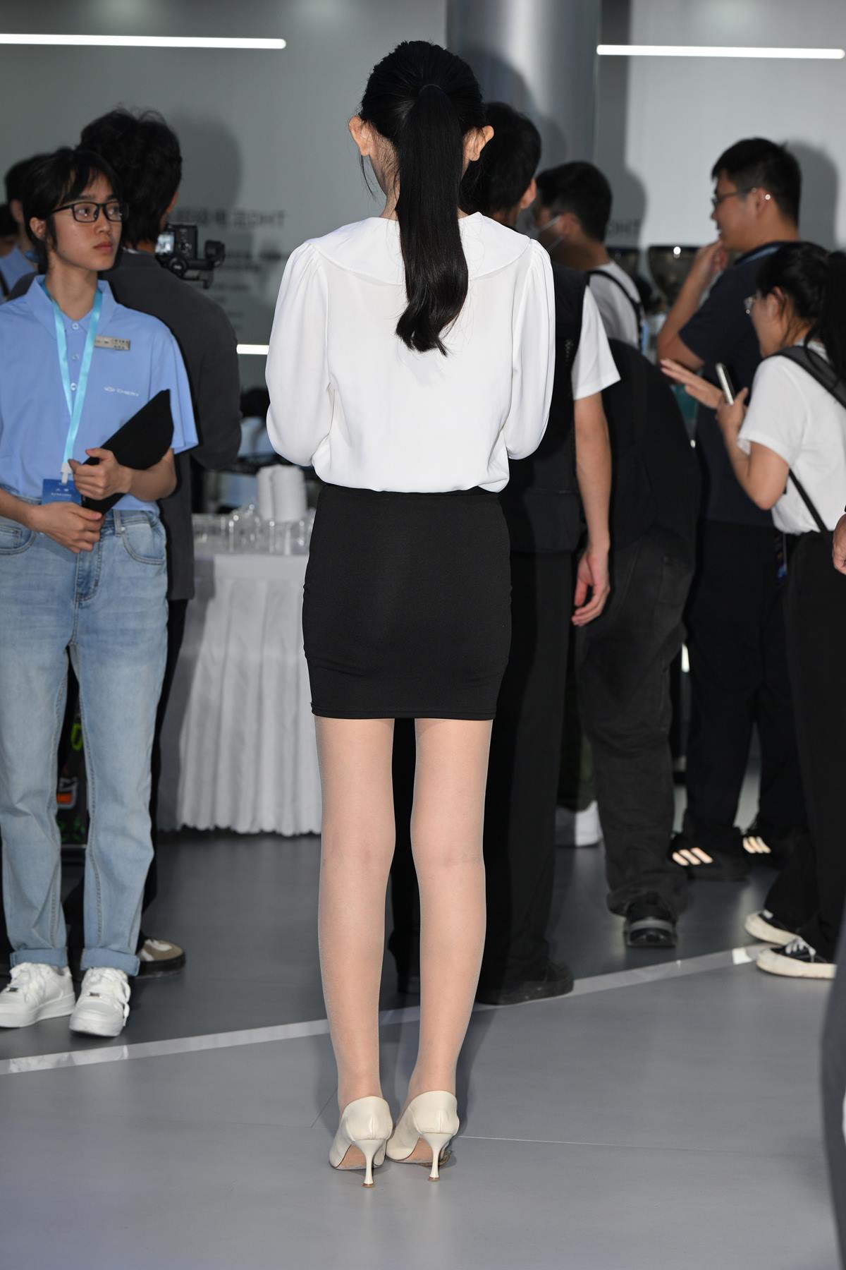 精选街拍作品 NO.5734 黑白搭配肉丝[92P/227MB]