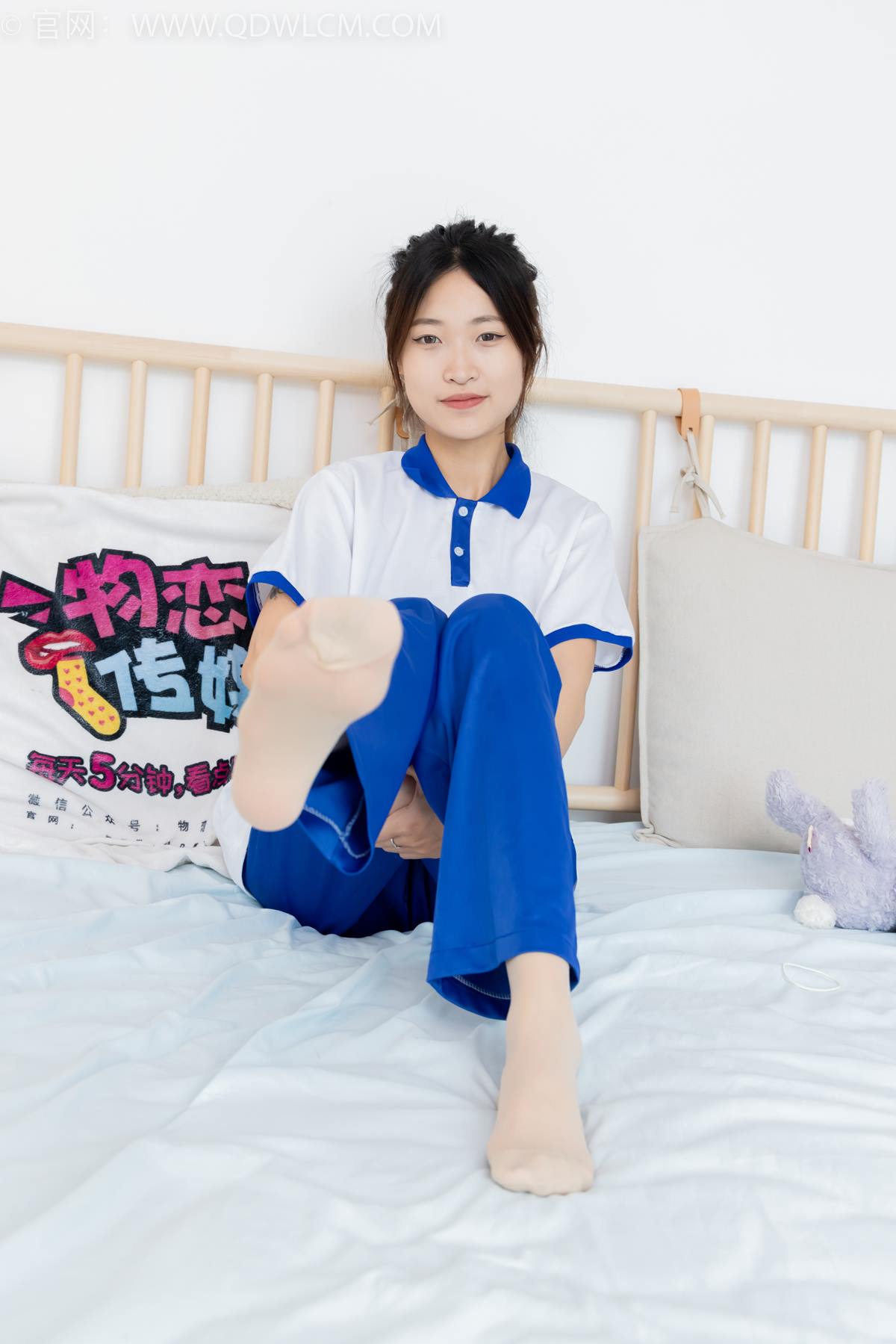 物恋传媒 NO.2387 小夏-帆布鞋、白短棉袜、薄肉丝、校服[150P/1V/3.66GB]