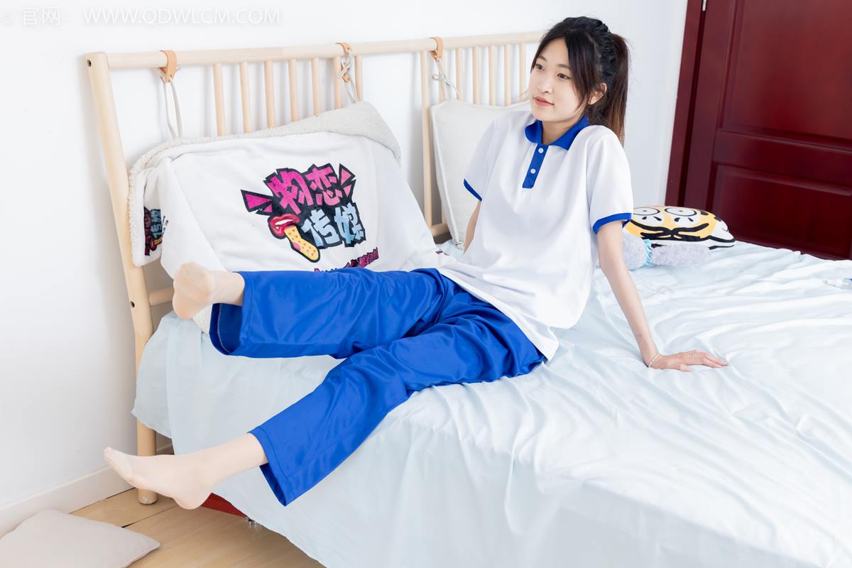 物恋传媒 NO.2387 小夏-帆布鞋、白短棉袜、薄肉丝、校服[150P/1V/3.66GB]