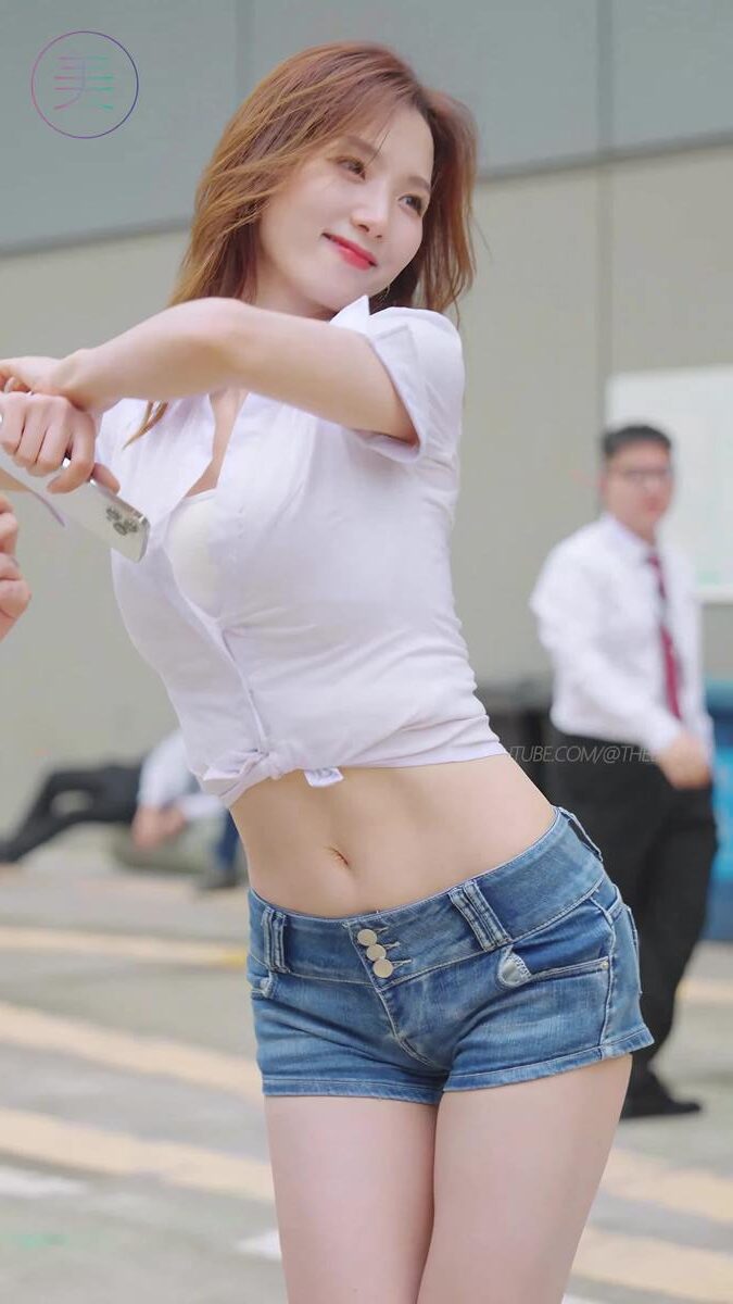 NO.1328 2024 深圳粤港澳大湾区车展 Model 车模随拍 122[1V/611MB]