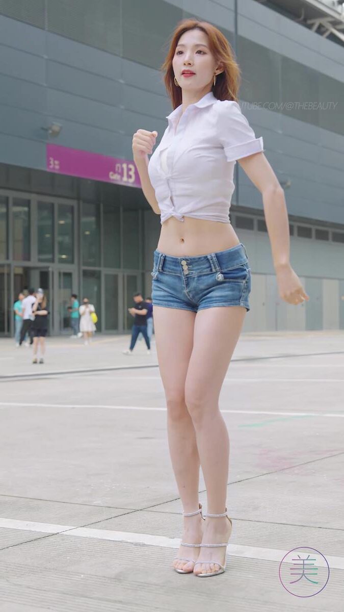 NO.1328 2024 深圳粤港澳大湾区车展 Model 车模随拍 122[1V/611MB]