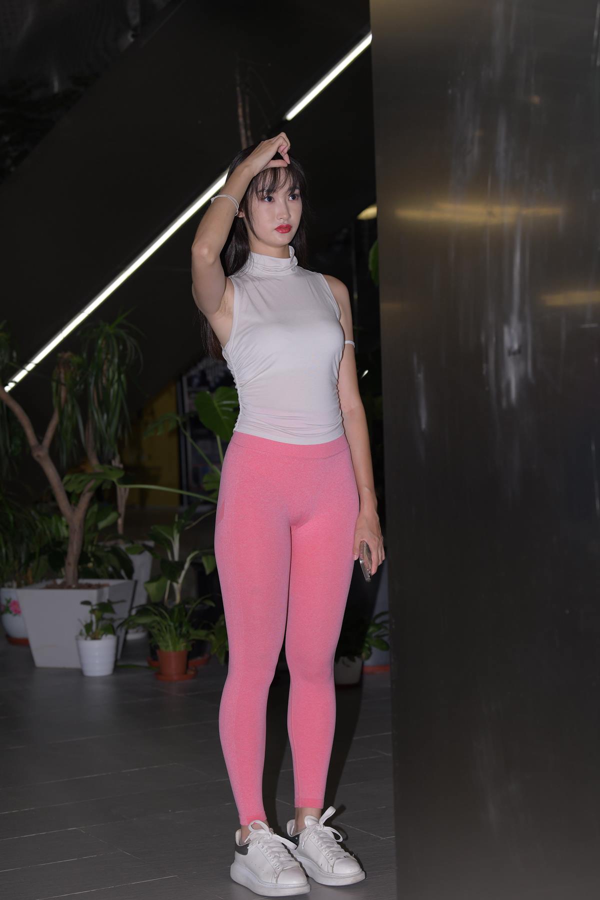 精选街拍作品 NO.5828 粉色瑜伽裤美女[183P/342MB]