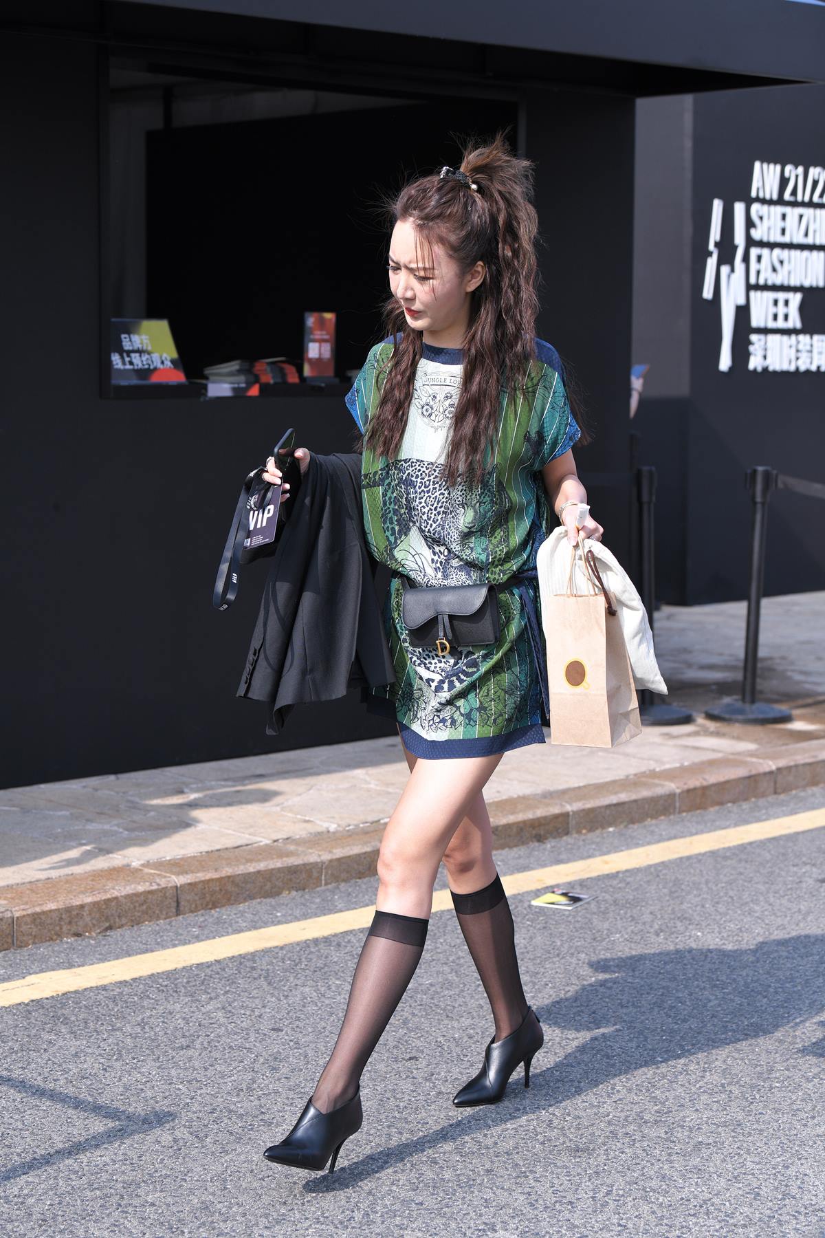 精选街拍作品 NO.5769 气质黑丝短袜[58P/235MB]