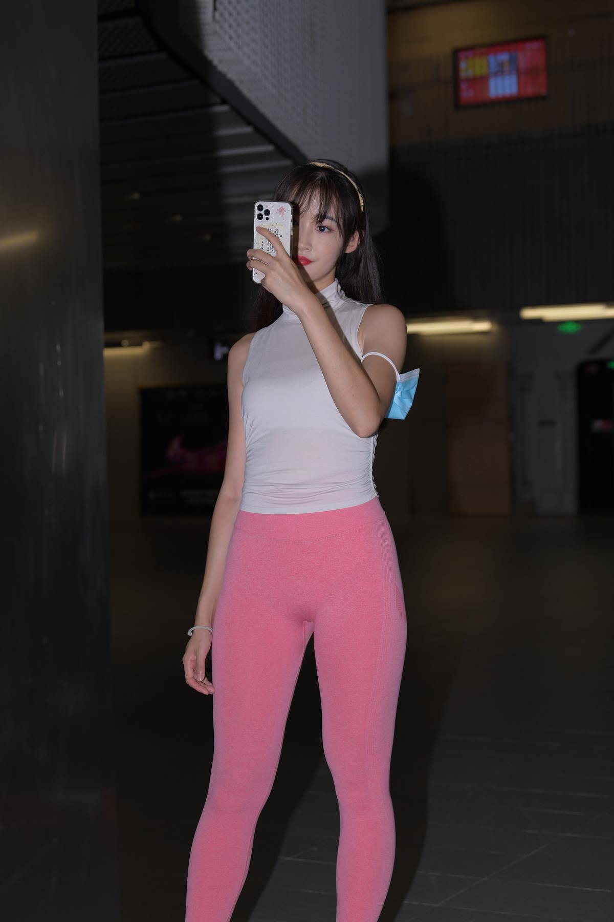 精选街拍作品 NO.5828 粉色瑜伽裤美女[183P/342MB]