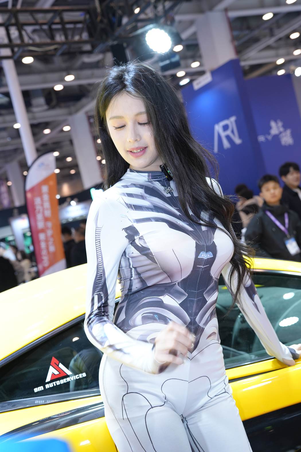 精选街拍作品 NO.5878 靓丽车模夏舒然[288P/395MB]