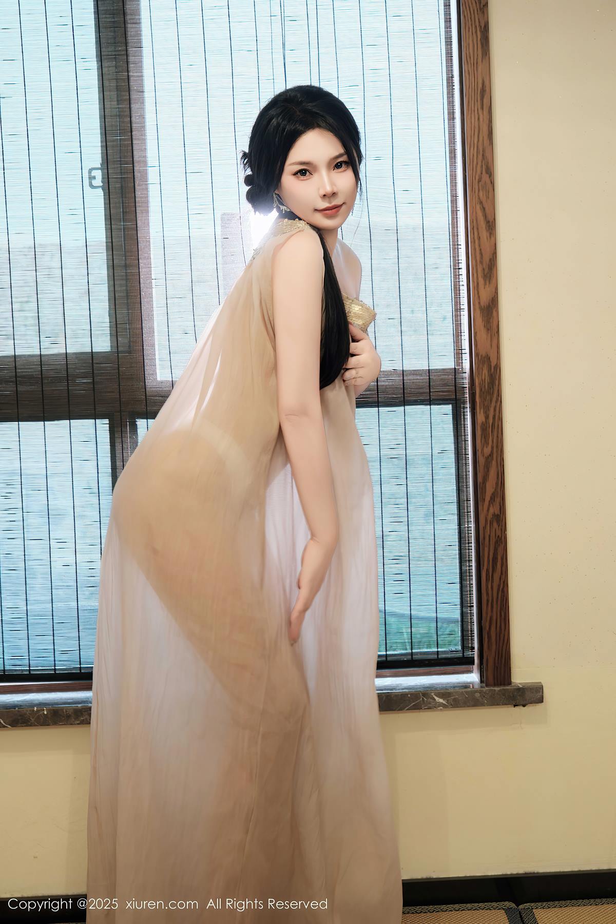 [Xiuren秀人网]2025.07.03 NO.10500 麦田[50+1P/605MB]