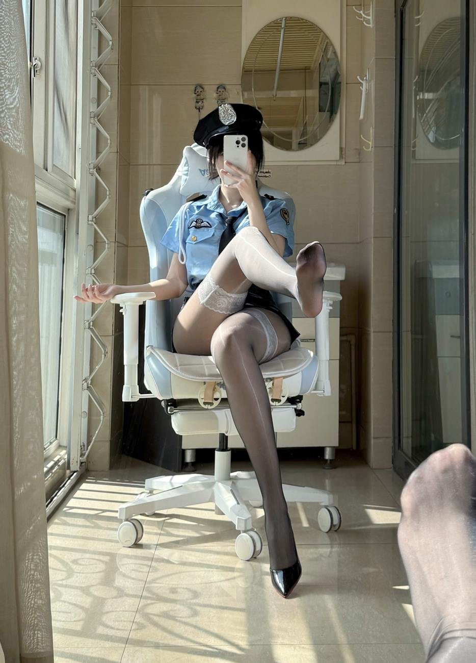 不可爱羚 – 女警制服[48P/102MB]