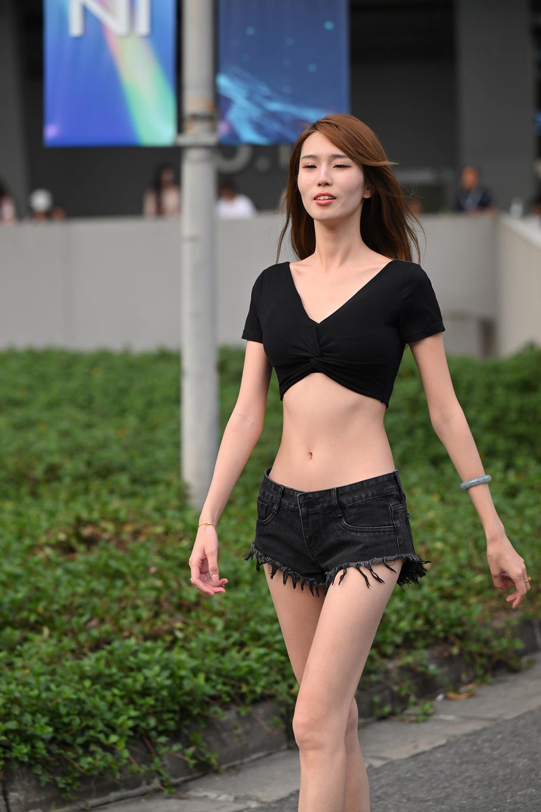 精选街拍作品 NO.5831 高挑牛仔短裤[48P/143MB]