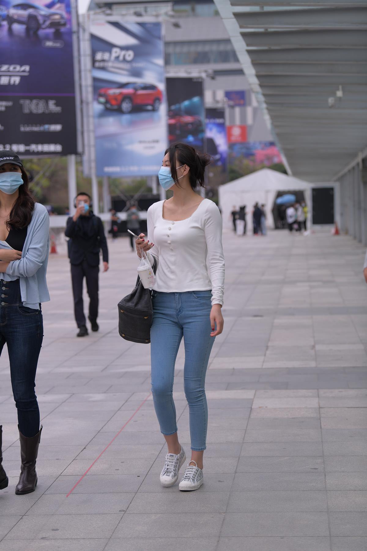 精选街拍作品 NO.5826 牛仔裤简单百搭[36P/73MB]