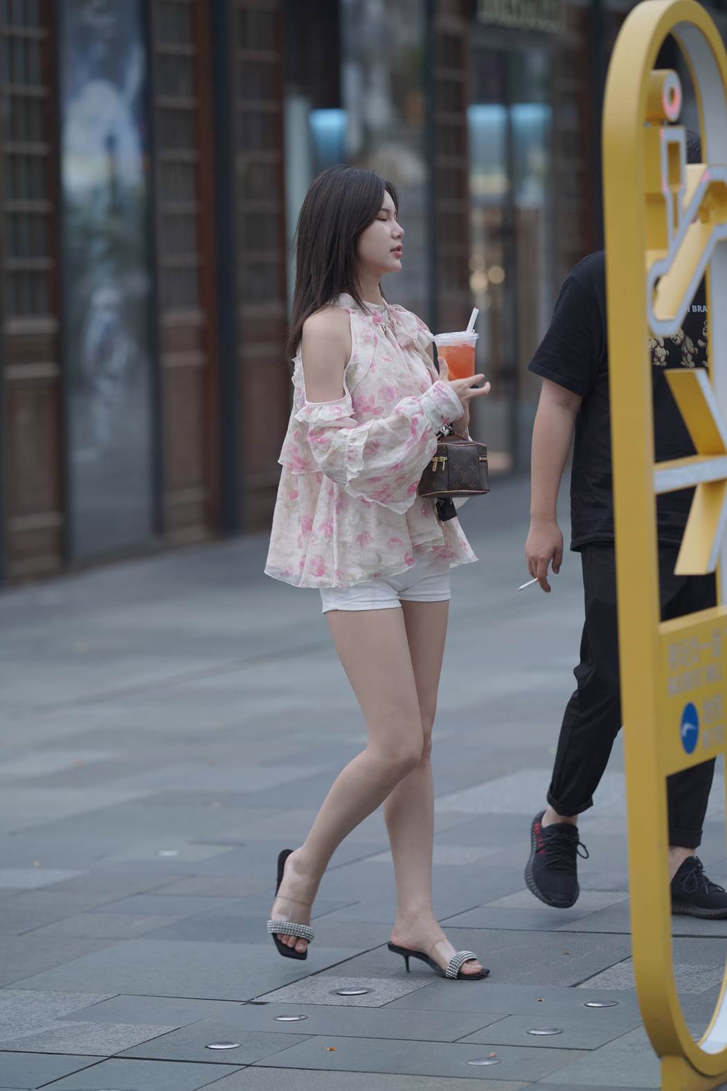 精选街拍作品 NO.5879 白色短裤修长美腿[143P/328MB]