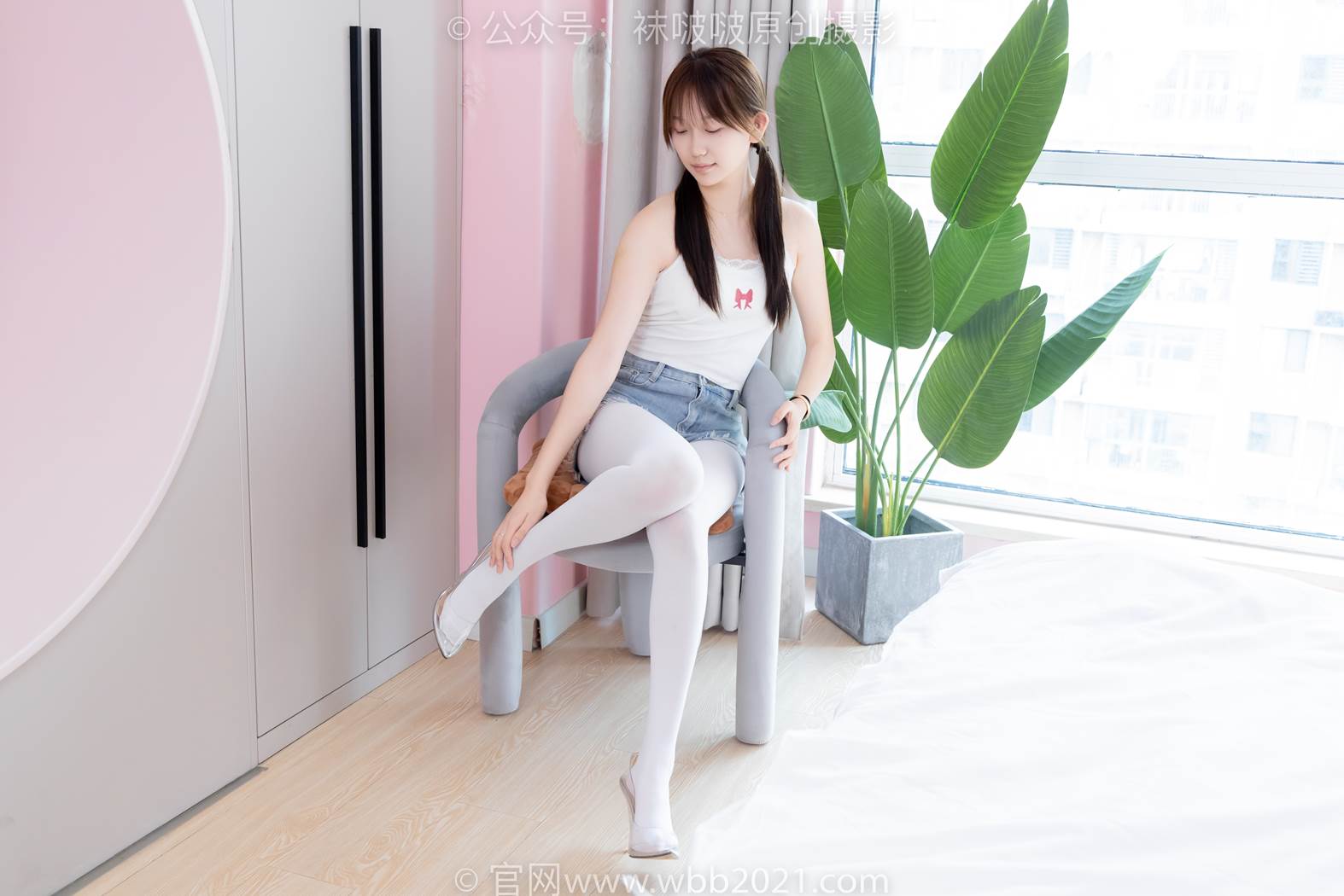 [BoBoSocks袜啵啵]NO.582 香菜-高跟鞋、厚白丝、裸足[152P/1V/5.82GB]