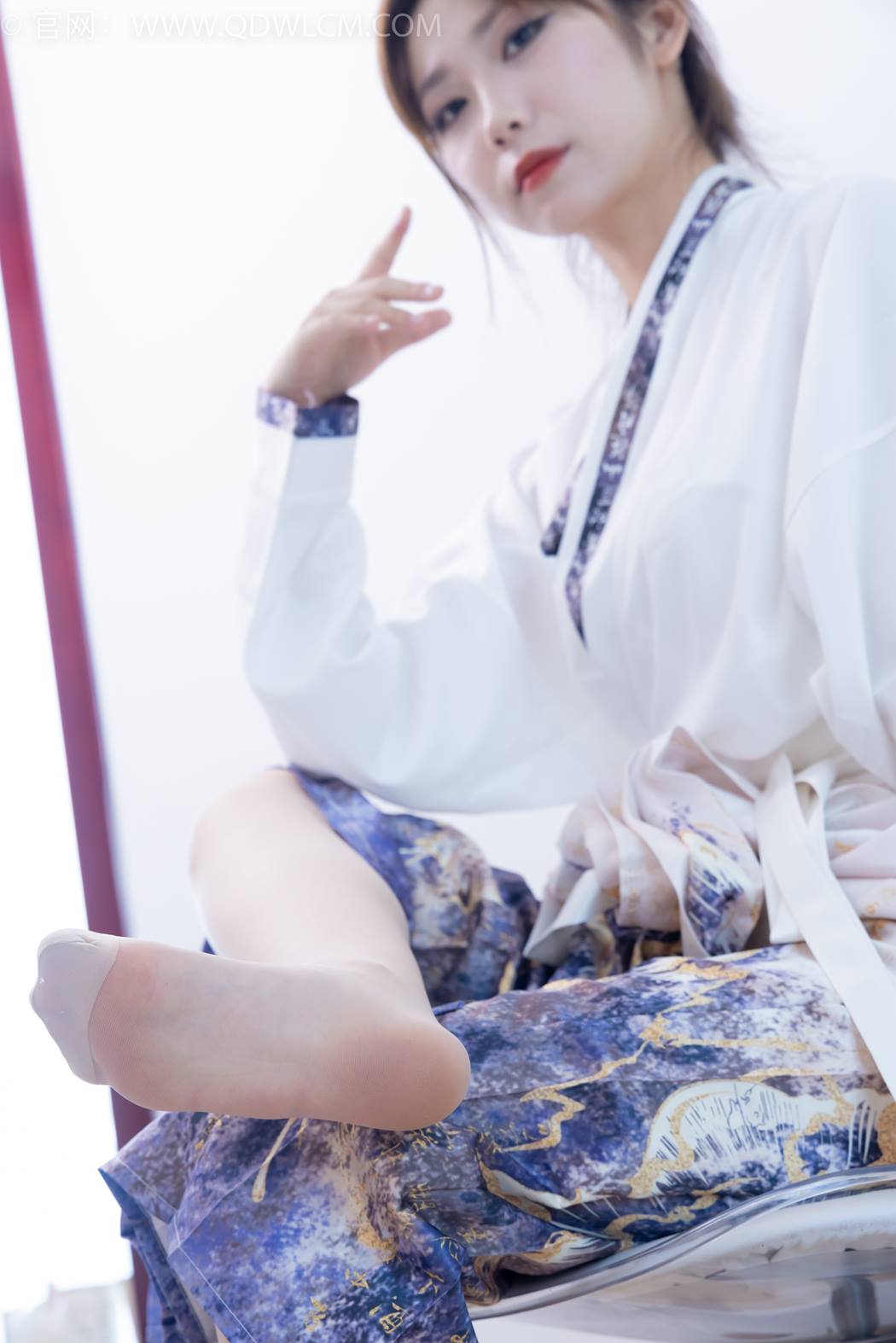 物恋传媒 NO.2410 泡泡-汉服、平底鞋、白棉袜、白船袜、薄肉丝[170P/1V/5.48GB]