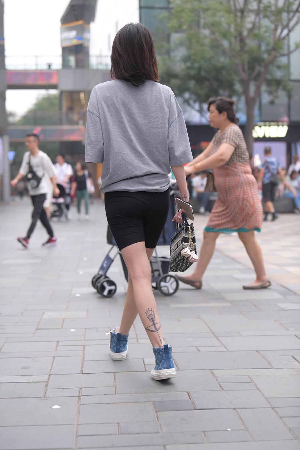 精选街拍作品 NO.5866 活力青春瑜伽短裤[29P/66MB]