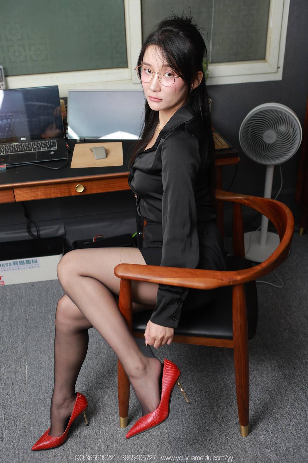 [IESS异思趣向] 2025.07.09 丝享家2101：秋秋《黑衣尤物》[89P/74MB]