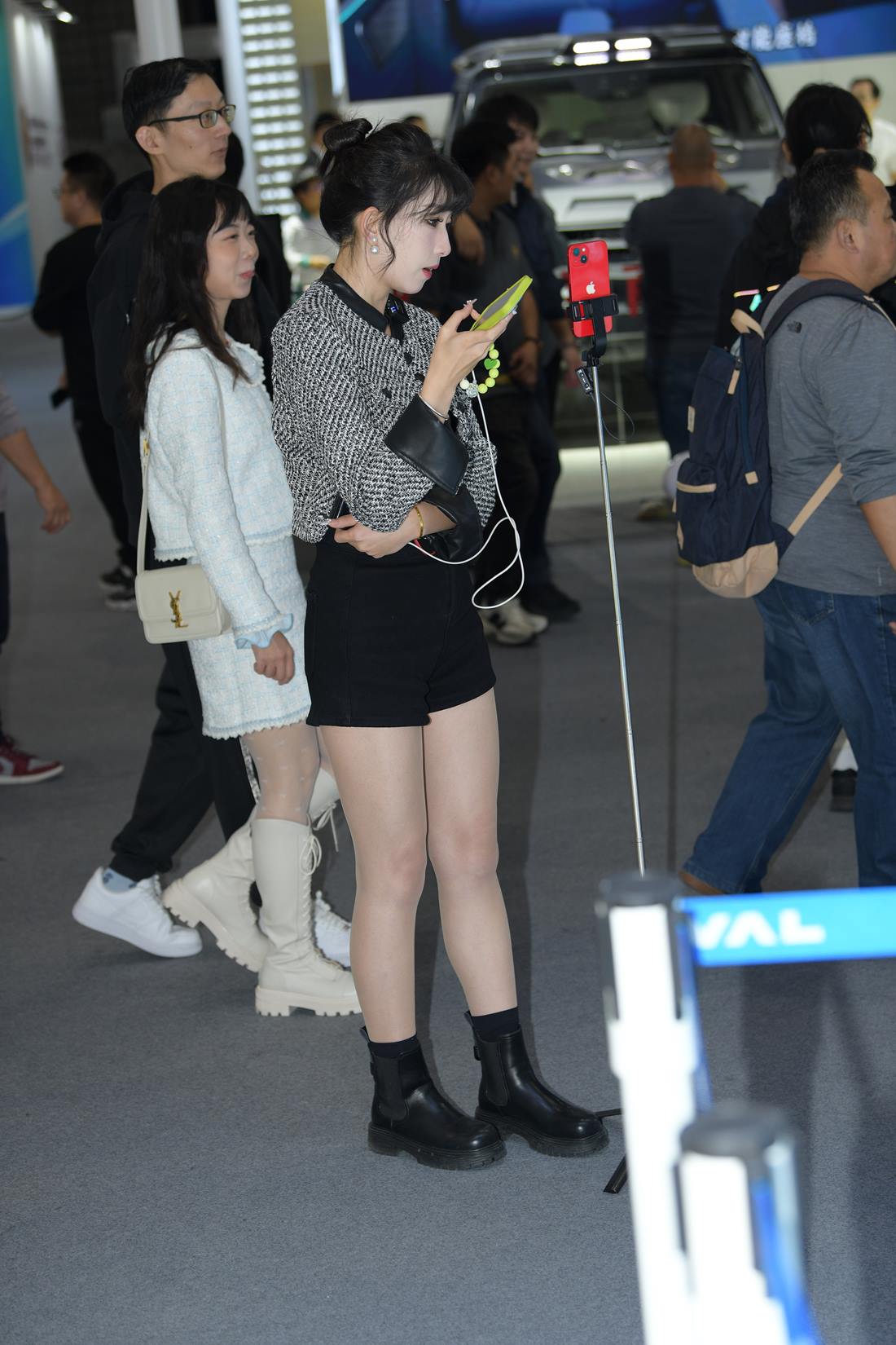 精选街拍作品 NO.5836 短靴短裤主播[62P/175MB]