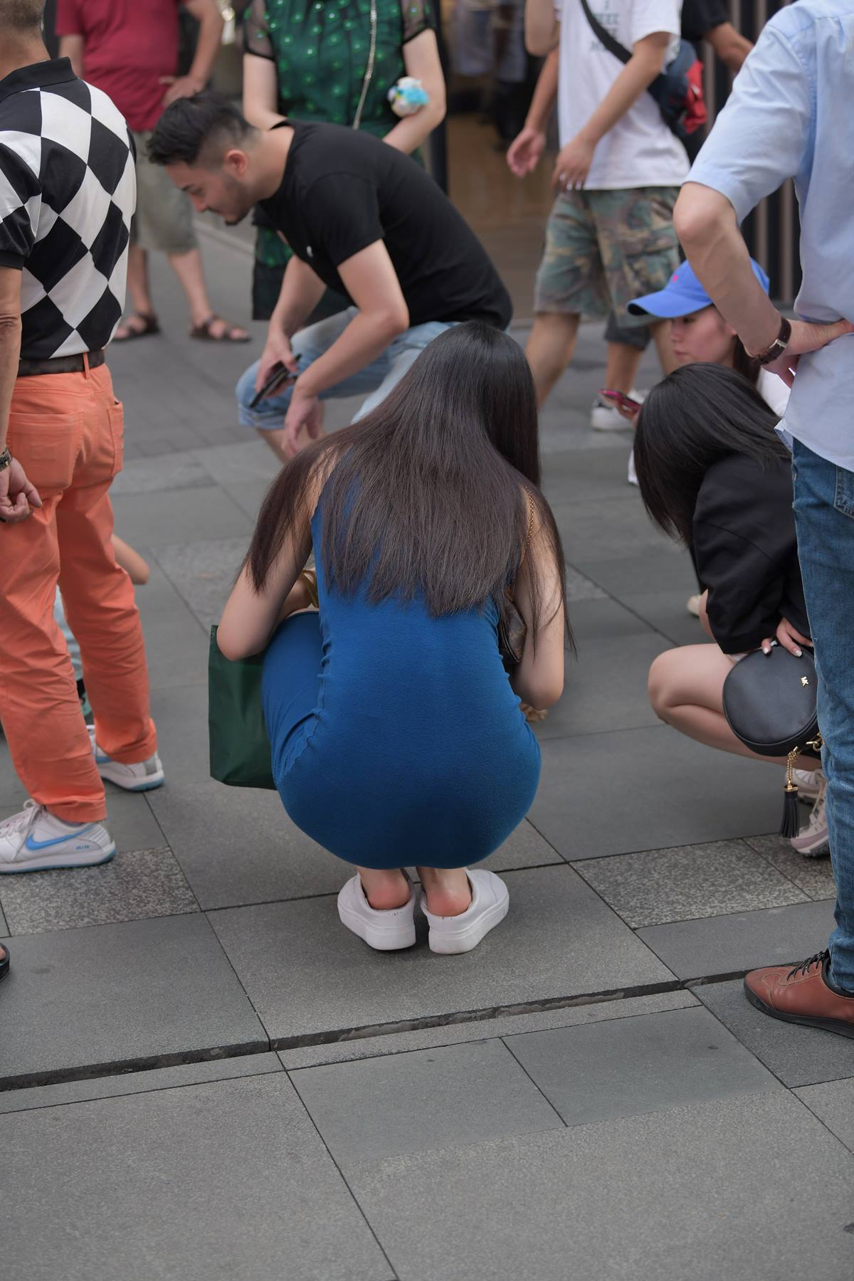 精选街拍作品 NO.5831 蓝色修身裙[77P/169MB]