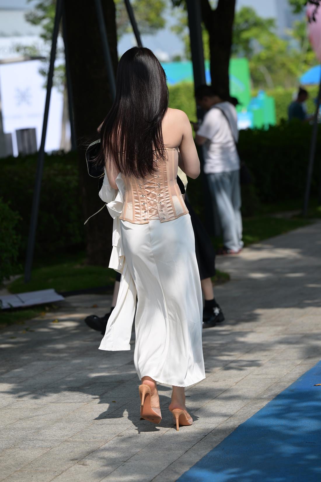 精选街拍作品 NO.5828 粉白搭配丝足[69P/143MB]