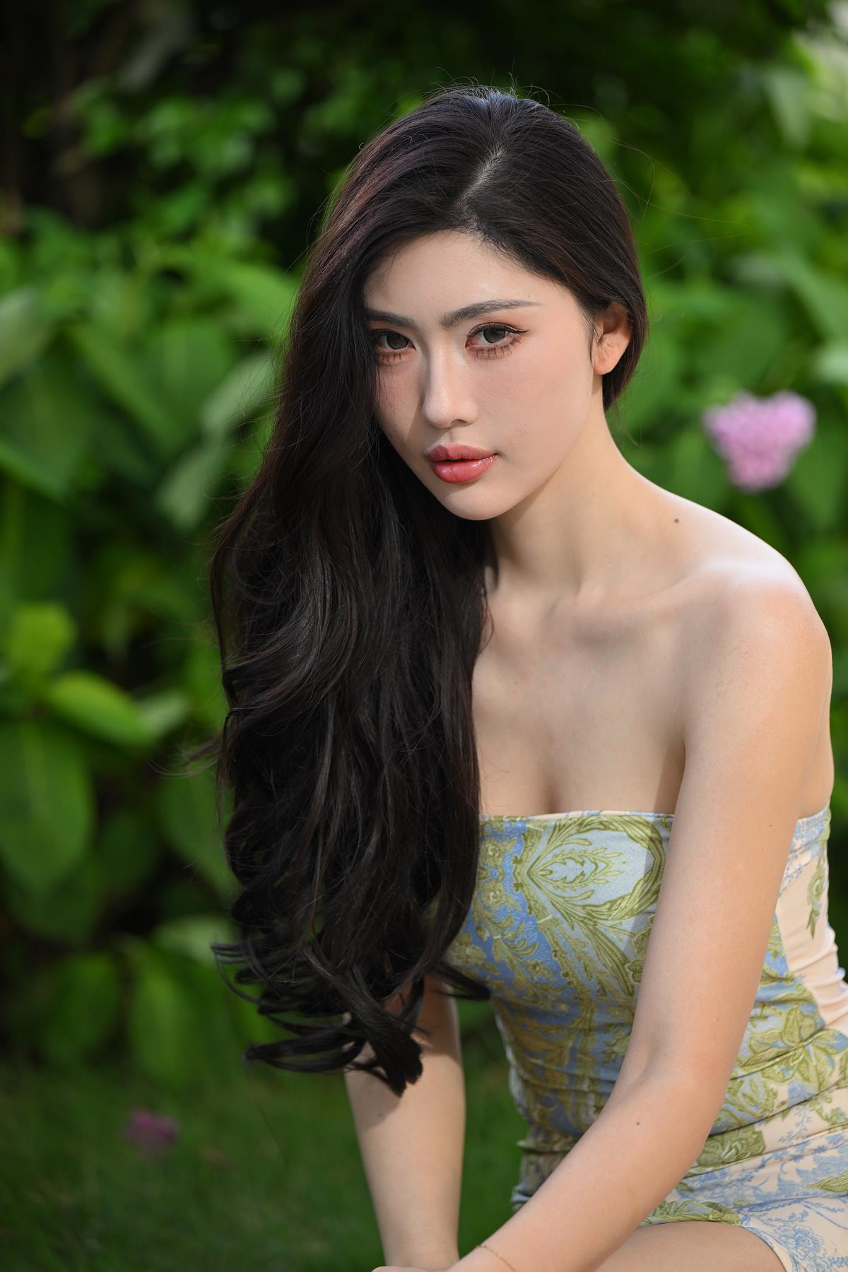 精选街拍作品 NO.5790 甜美绿色抹胸裙[85P/233MB]