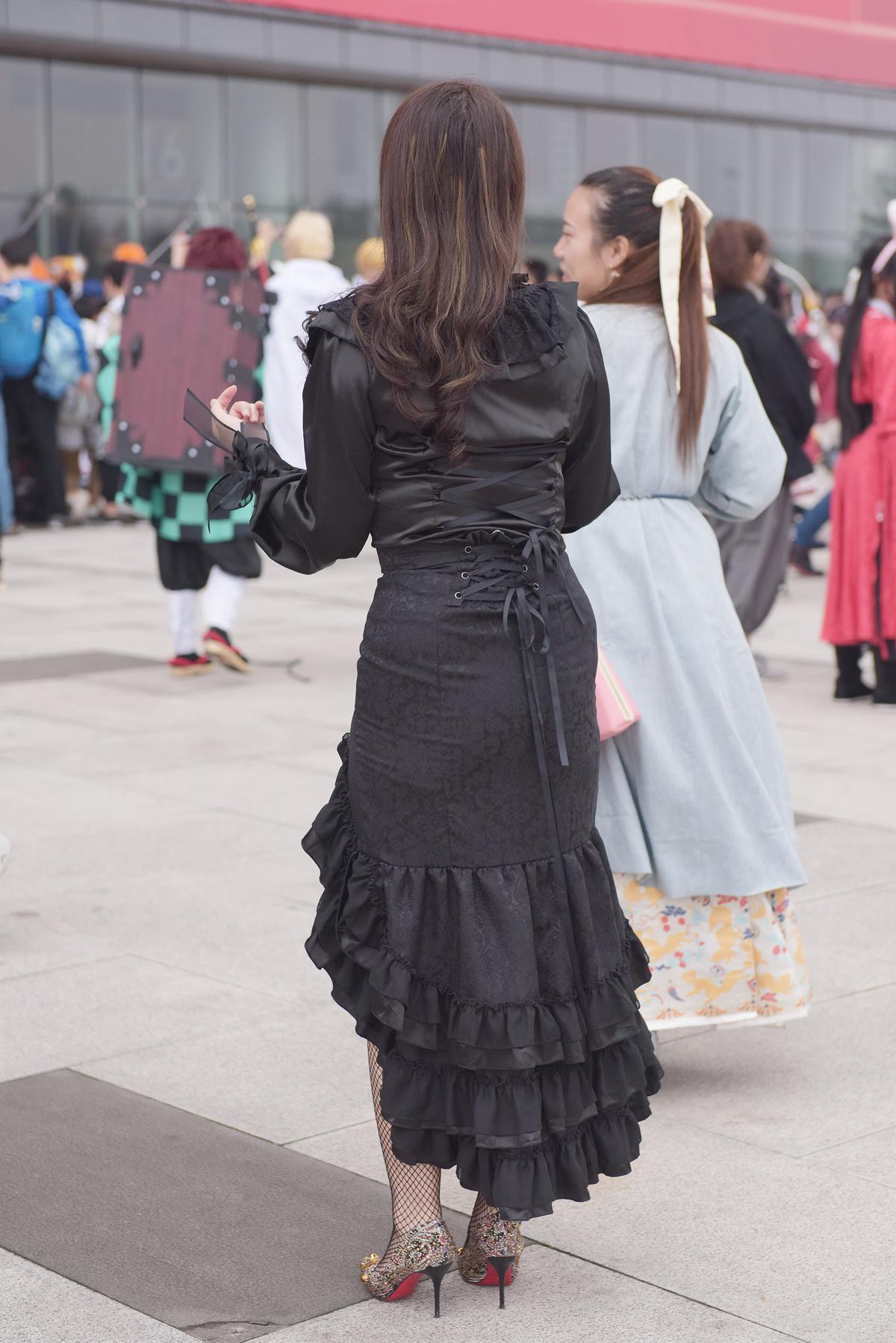 精选街拍作品 NO.5825 复古裙时尚黑网[68P/156MB]