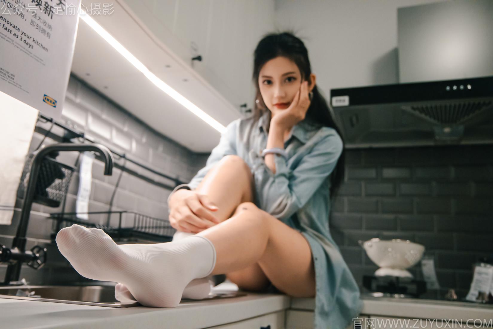 足愉心 NO.001 可乐（搭配：白T、牛仔短裤、板鞋、白棉袜、裸足）[120P/2V/12.9GB]