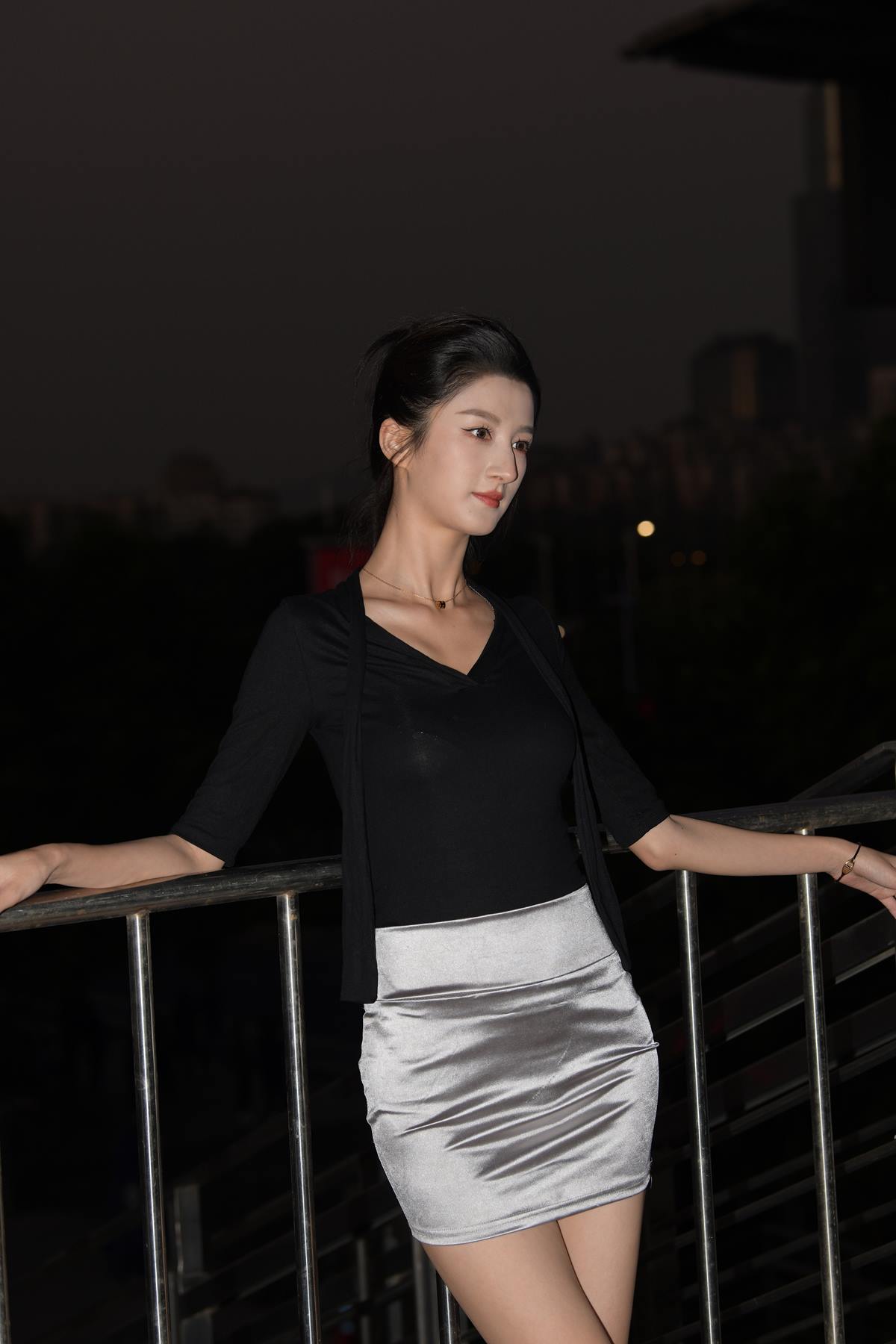 精选街拍作品 NO.5823 高挑银色短裙[126P/299MB]