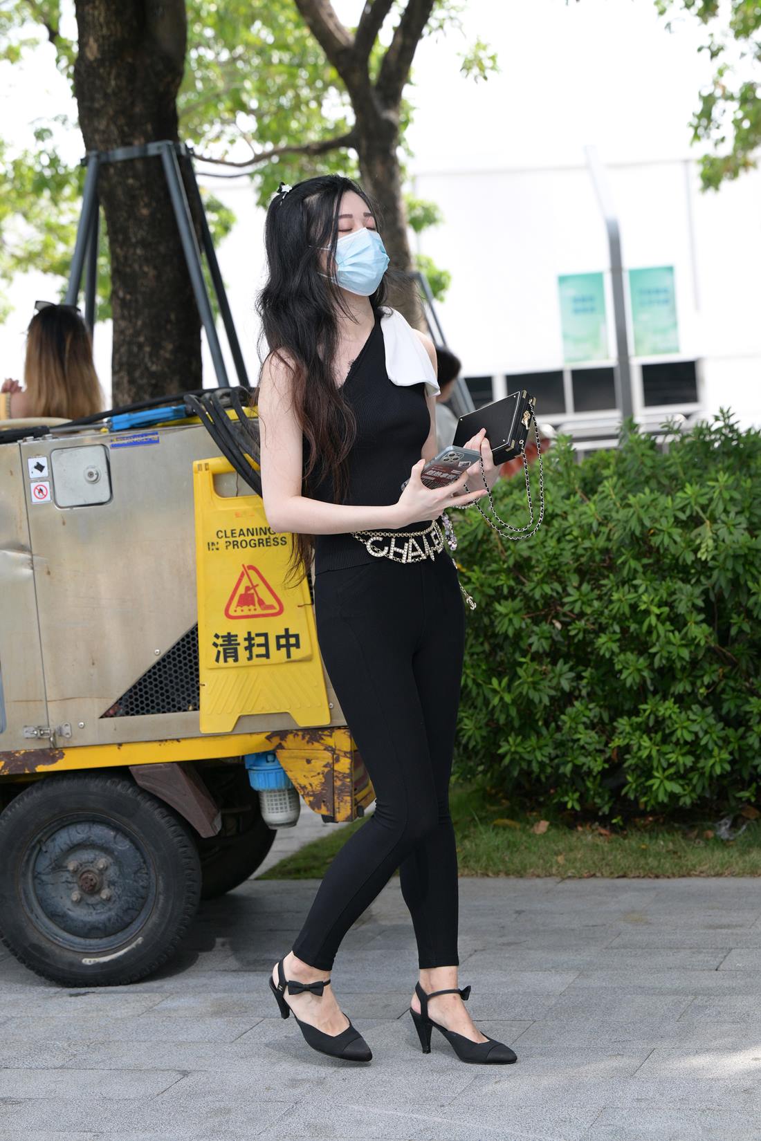 精选街拍作品 NO.5827 黑色紧身套装[79P/197MB]