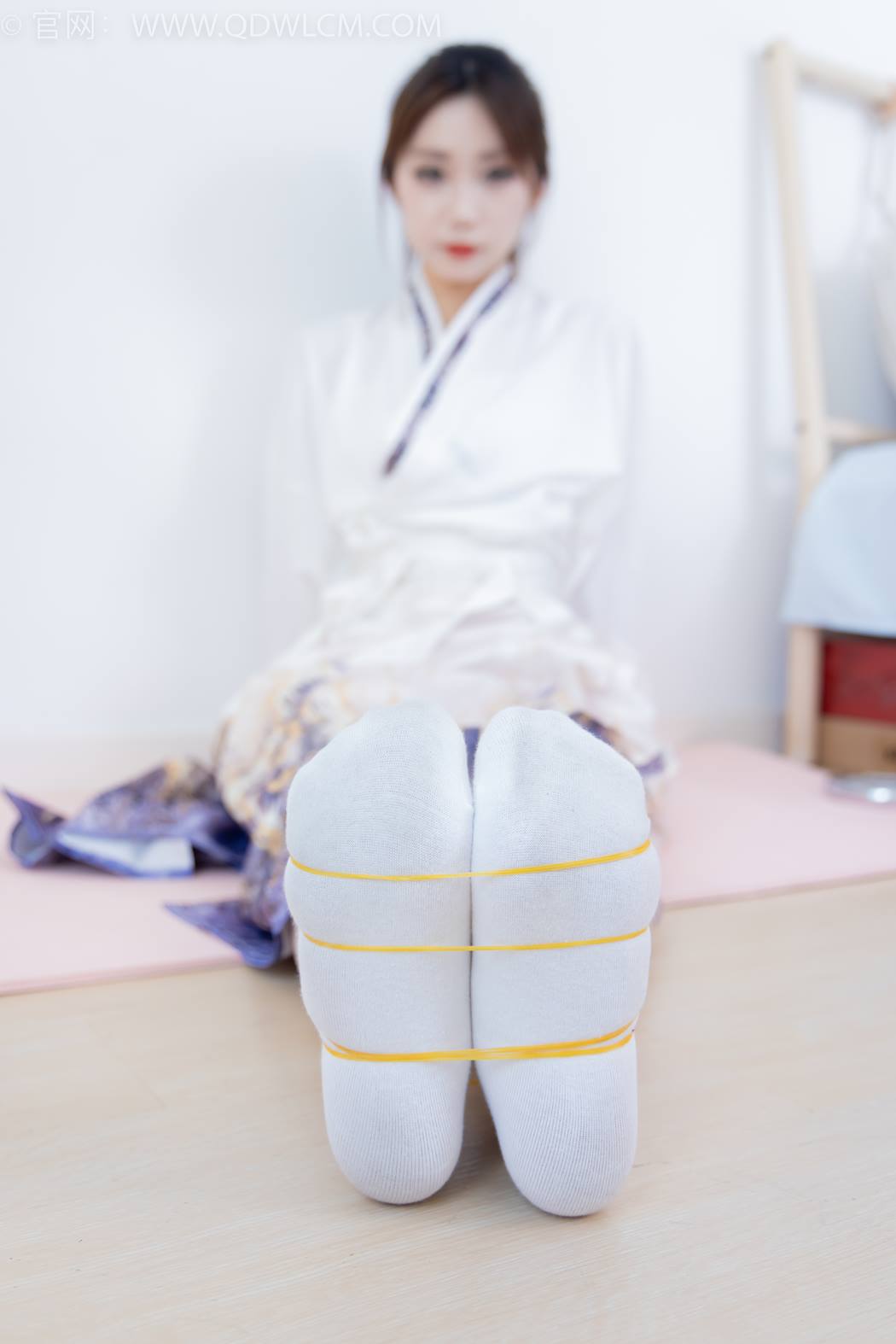 物恋传媒 NO.2410 泡泡-汉服、平底鞋、白棉袜、白船袜、薄肉丝[170P/1V/5.48GB]