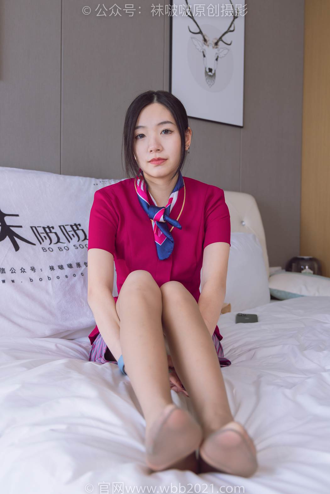 [BoBoSocks袜啵啵]NO.579 小甜豆-高跟鞋、咖啡丝、空姐制服[140P/1V/6.46GB]